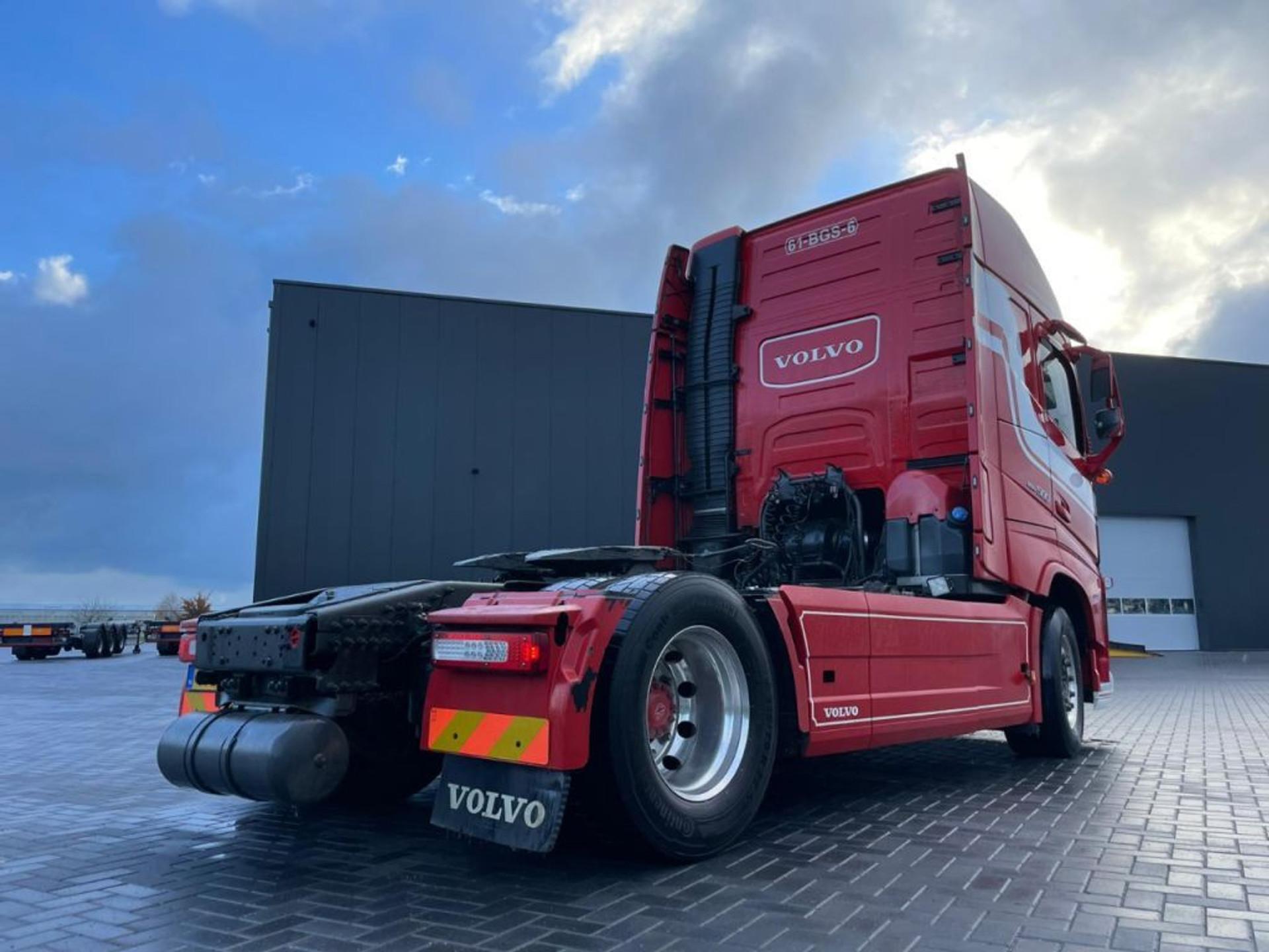 Foto 5 van Volvo FH 13.500XL, ALU RIMS, I-PARK COOL, LEATHER, NL TRUCK.