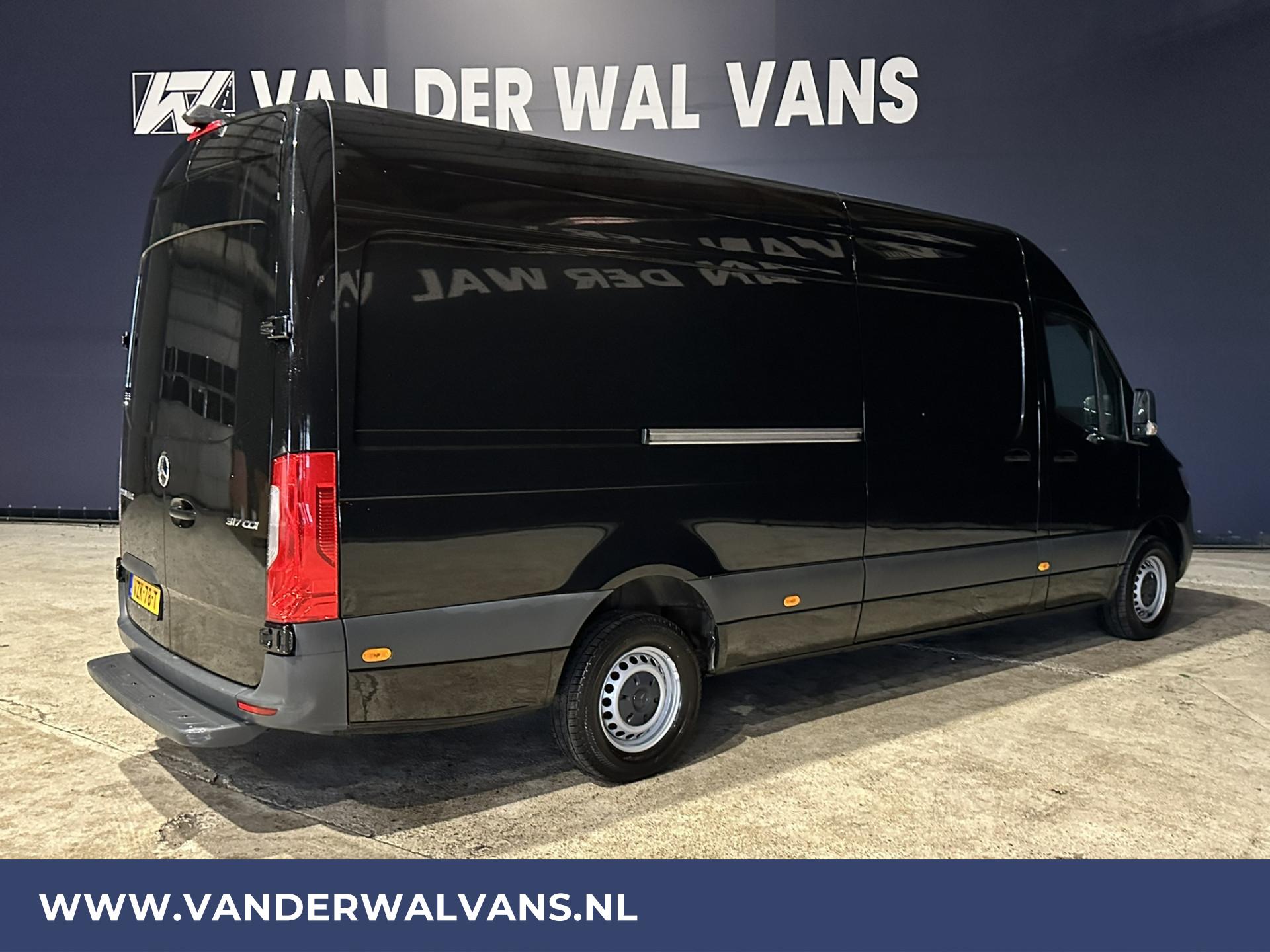 Foto 4 van Mercedes-Benz 317 CDI 170pk L3H2 Euro6 Airco | Camera | Chauffeursstoel | Stoelverwarming, MBUX