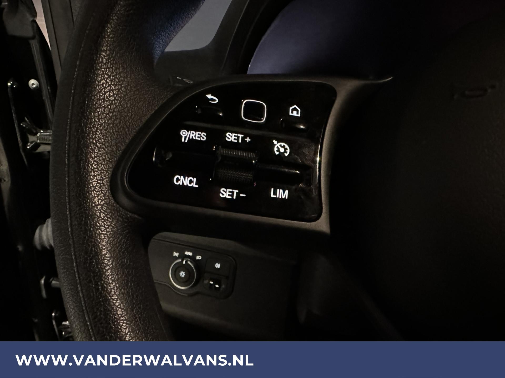 Foto 9 van Mercedes-Benz 317 CDI 170pk L3H2 Euro6 Airco | Camera | Chauffeursstoel | Stoelverwarming, MBUX