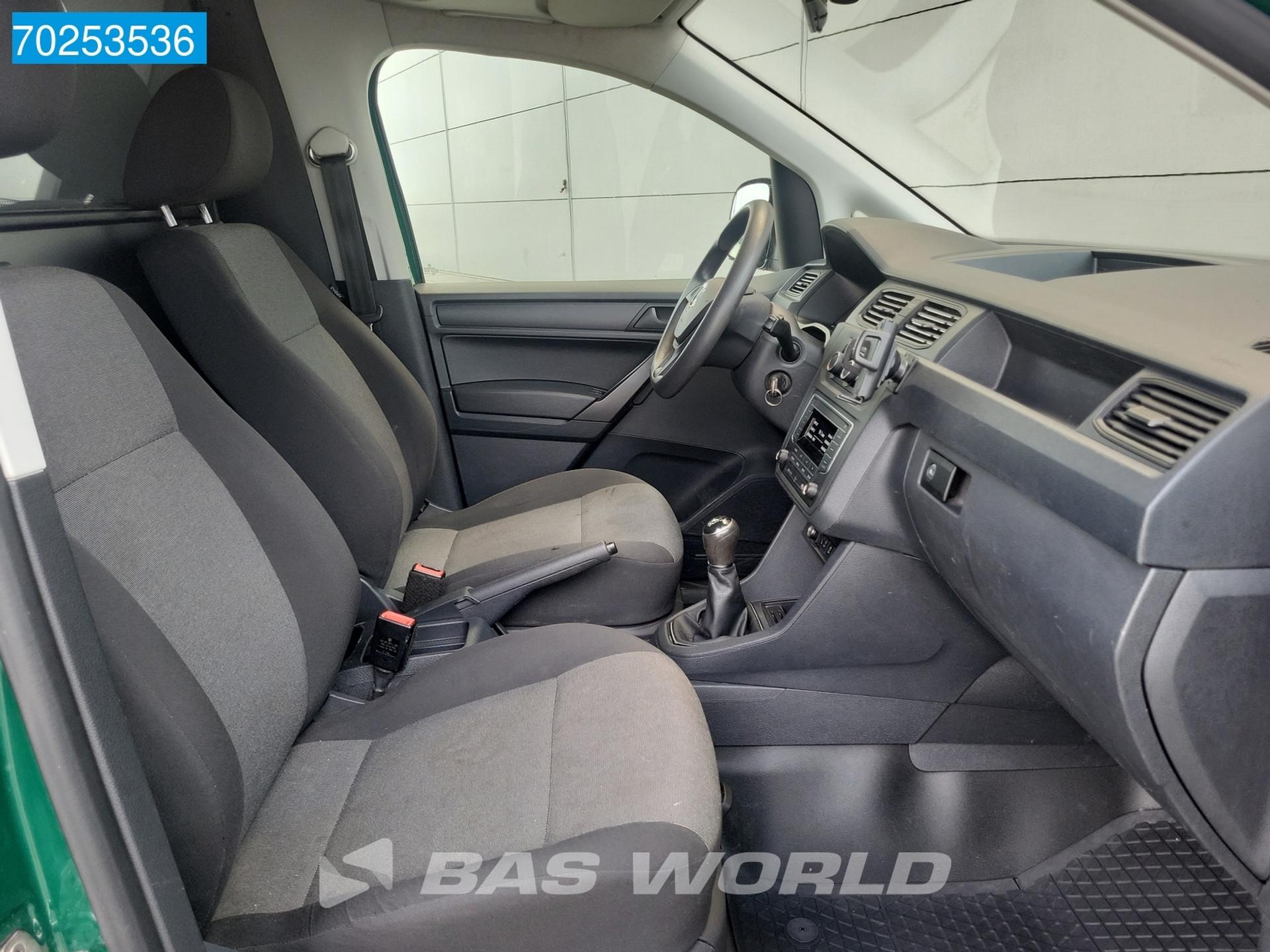 Foto 13 van Volkswagen Euro6 4x4 Airco Cruise Parkeersensoren 4Motion 4WD 4 Motion 3m3 Airco Trekhaak Cruise control