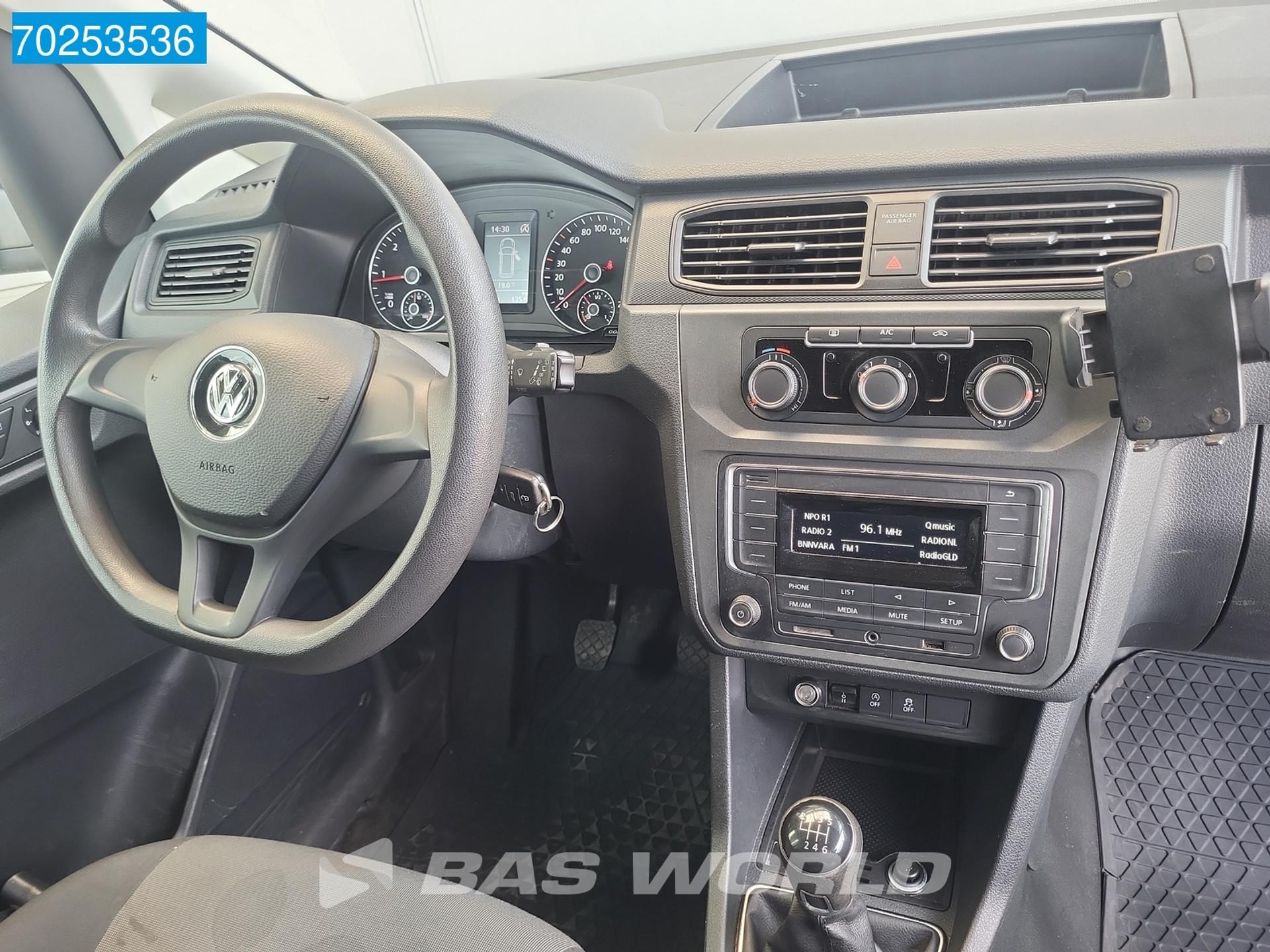 Foto 9 van Volkswagen Euro6 4x4 Airco Cruise Parkeersensoren 4Motion 4WD 4 Motion 3m3 Airco Trekhaak Cruise control