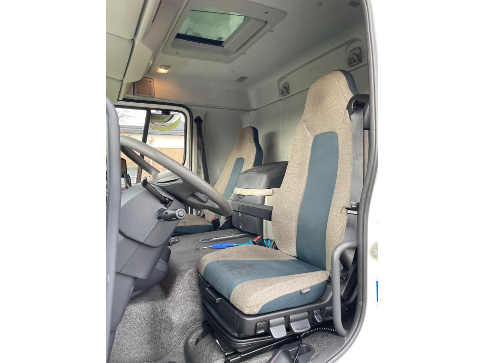 Foto 8 van Volvo FL verhuiswagen 2019 only 133.000 km