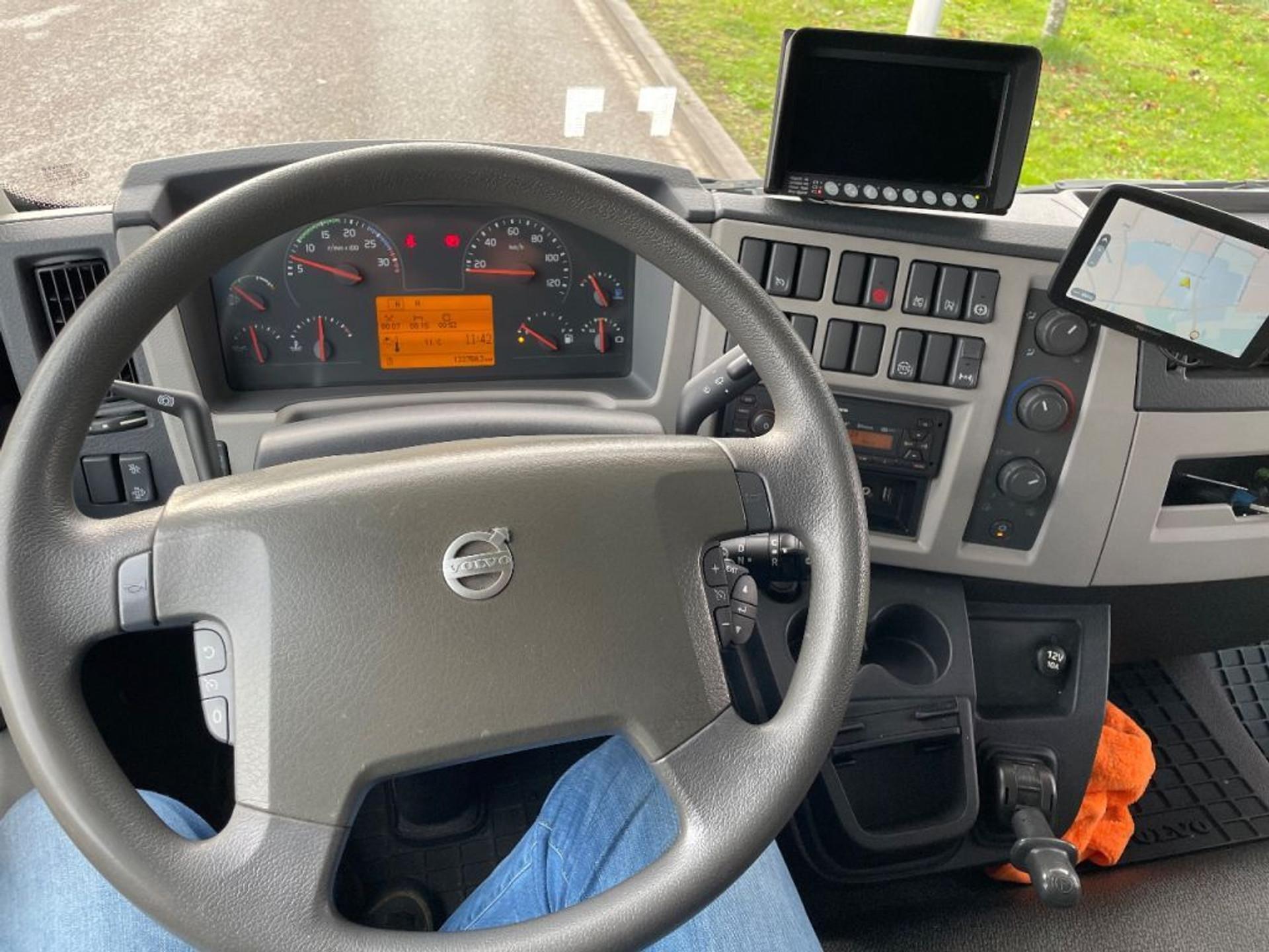 Foto 9 van Volvo FL verhuiswagen 2019 only 133.000 km