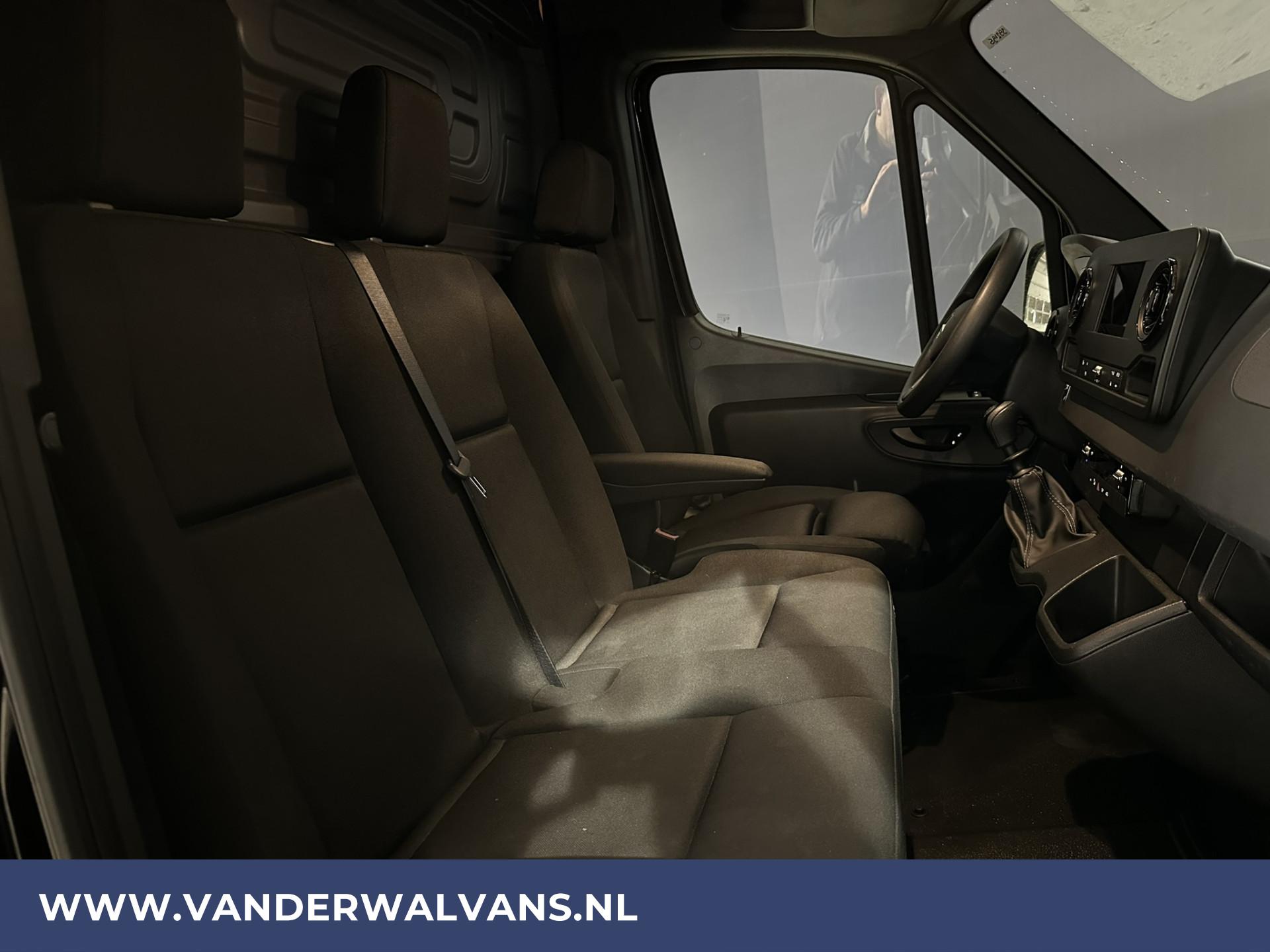 Foto 12 van Mercedes-Benz Sprinter 317CDI 170pk L3H2 Euro6 Airco | Camera | Apple Carplay | Cruisecontrol