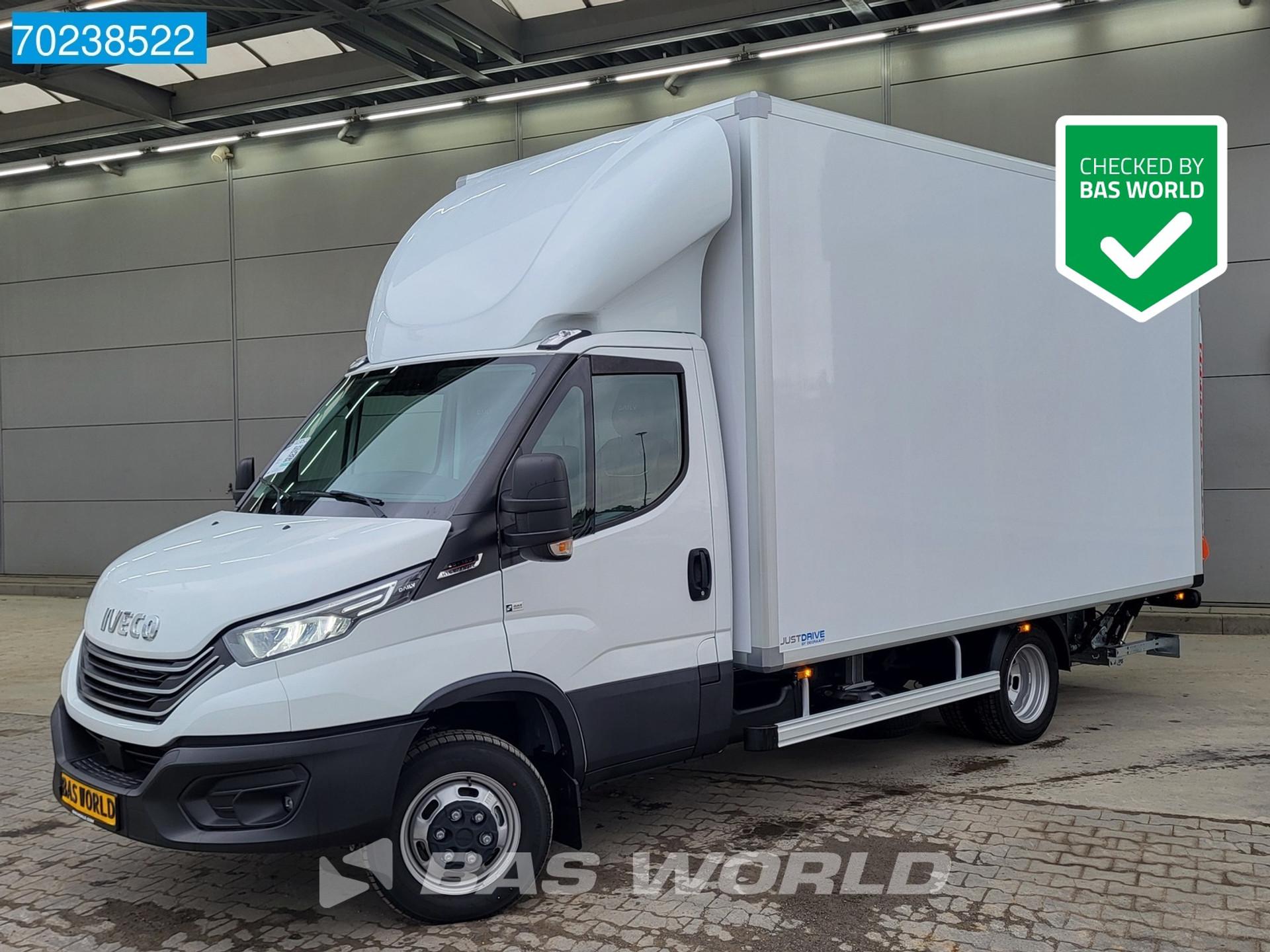 Foto 1 van Iveco 40C18 Automaat Laadklep Bakwagen Luchtvering Navi ACC Meubelbak Koffer Gesloten laadbak 20m3 Airco