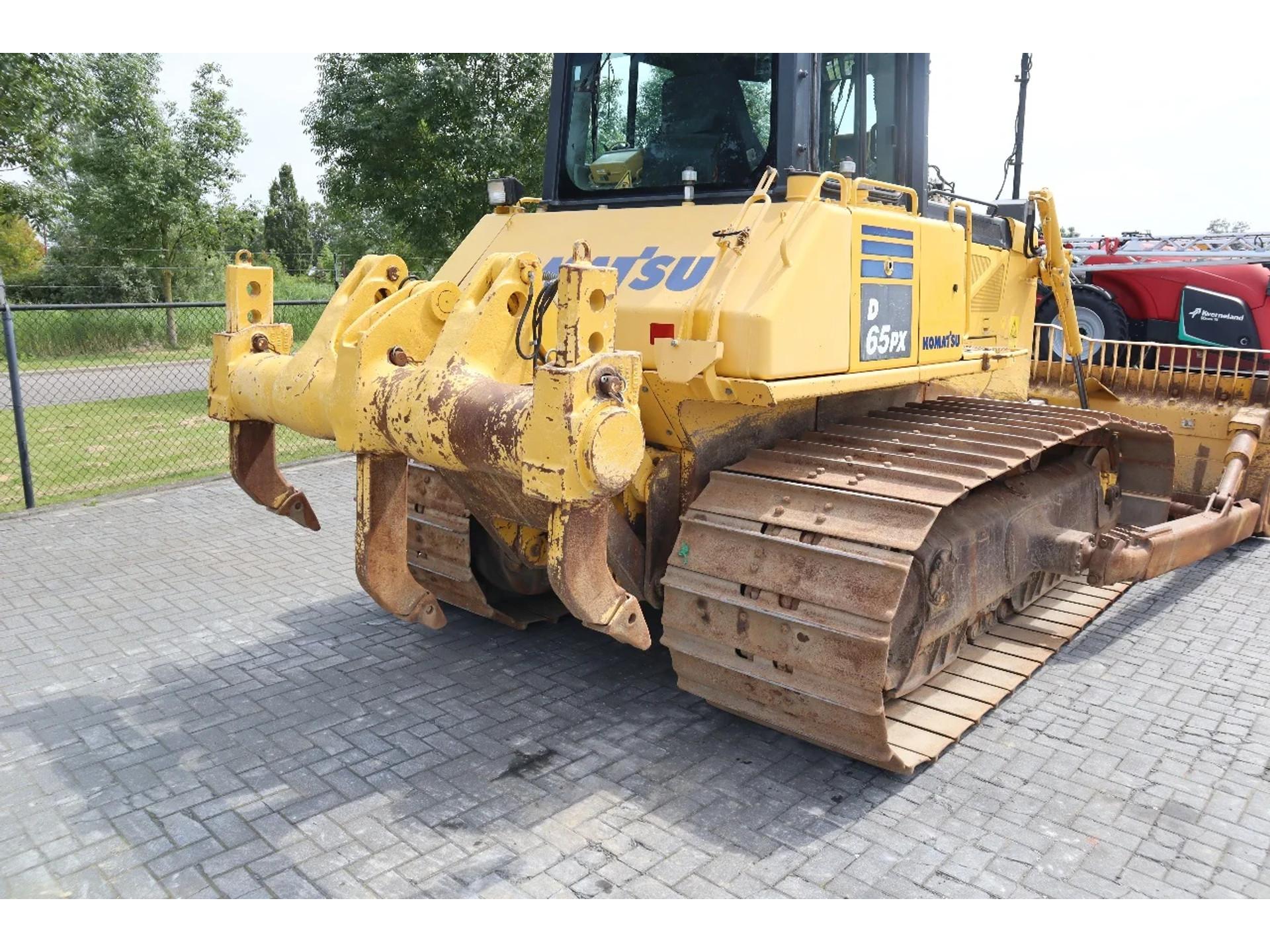 Foto 7 van Komatsu D65PX-17 | FULL GPS | MULTI SHANK RIPPER | AIRCO