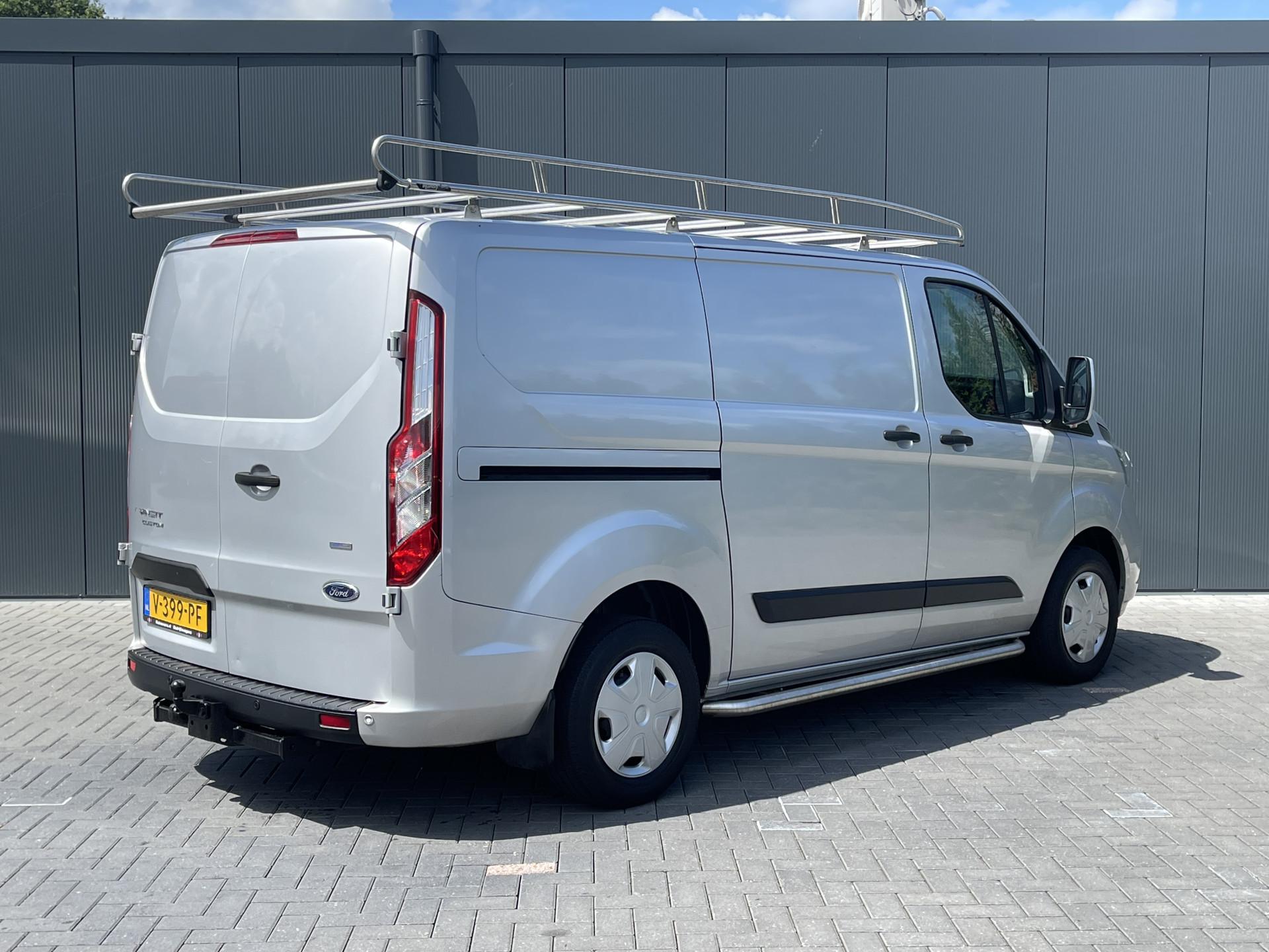 Foto 2 van Ford 2.0 TDCI / L1H1 / AIRCO / CRUISE / IMPERIAAL / TREKHAAK / LED / 3-ZITS / PDC