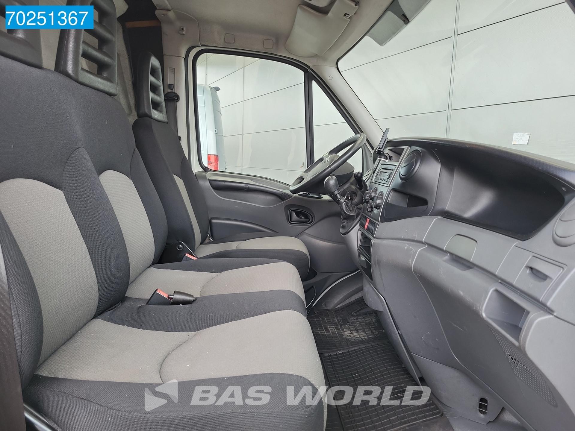 Foto 12 van Iveco 35S13 L2H2 Euro5 Zwaailamp APK 12-2024 12m3