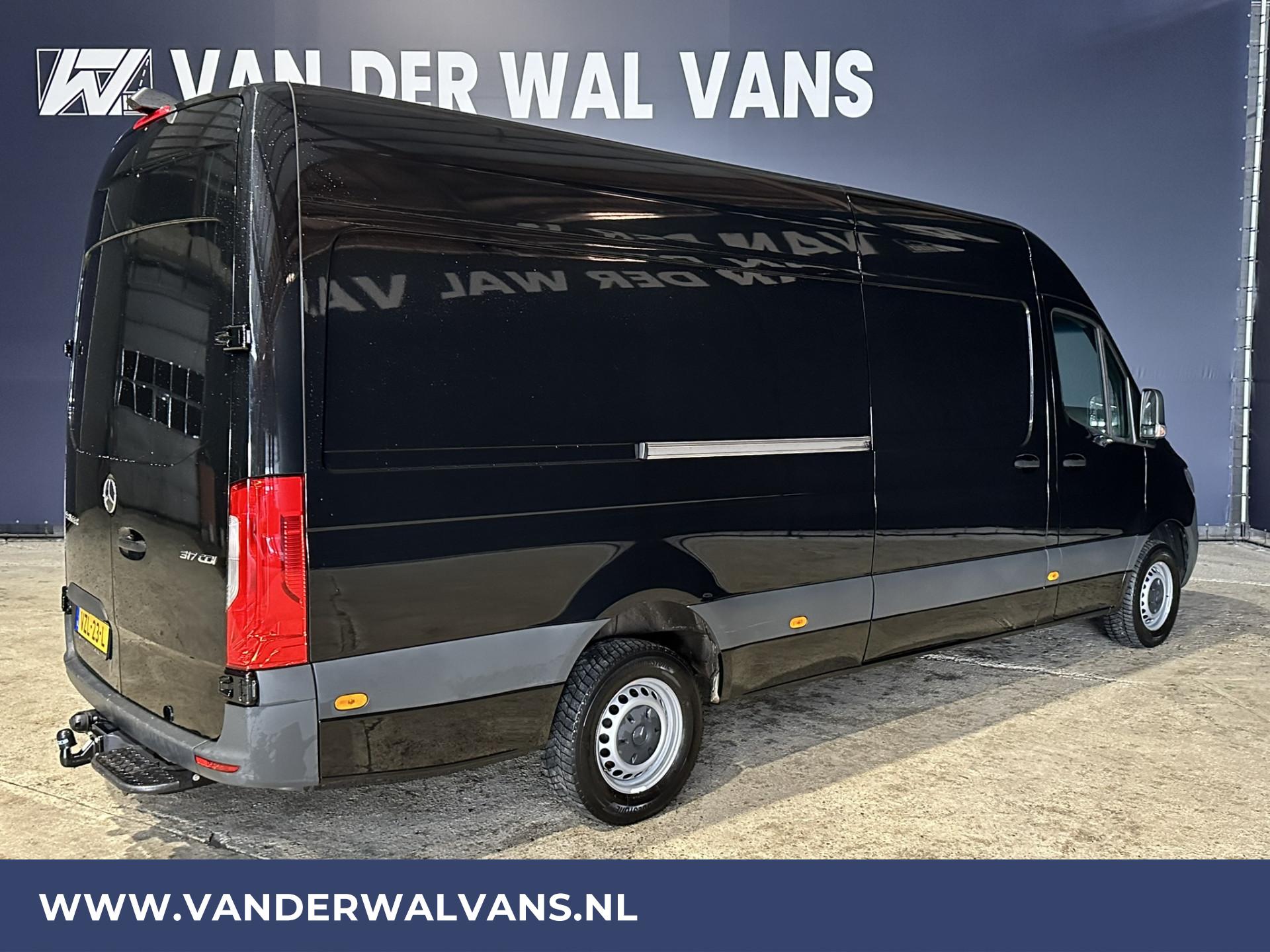 Foto 15 van Mercedes-Benz Sprinter 317 CDI 170pk L3H2 Euro6 Airco | Camera | 3500kg Trekhaak | Apple Carplay