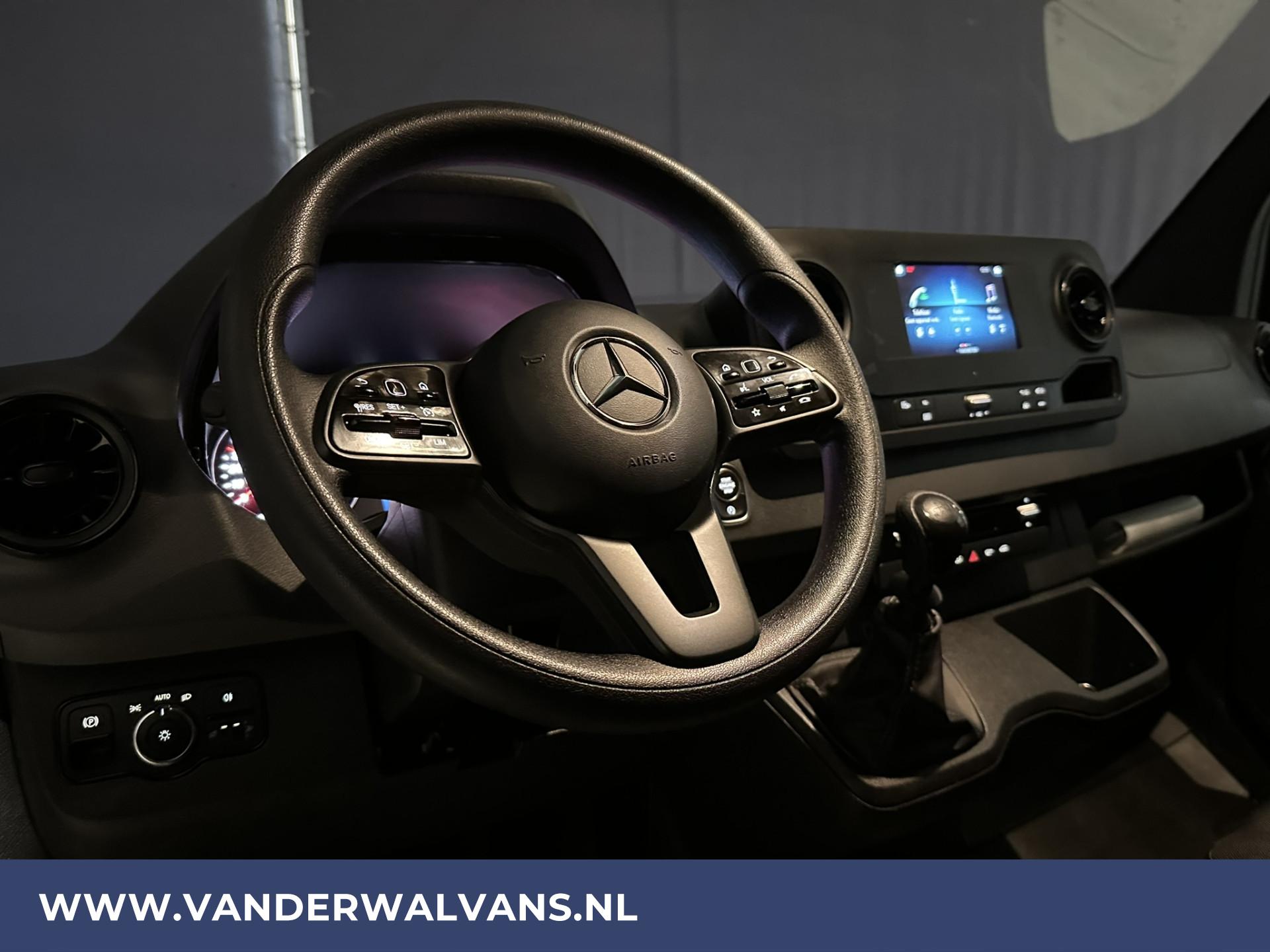 Foto 17 van Mercedes-Benz Sprinter 317 CDI 170pk L3H2 Euro6 Airco | Camera | 3500kg Trekhaak | Apple Carplay