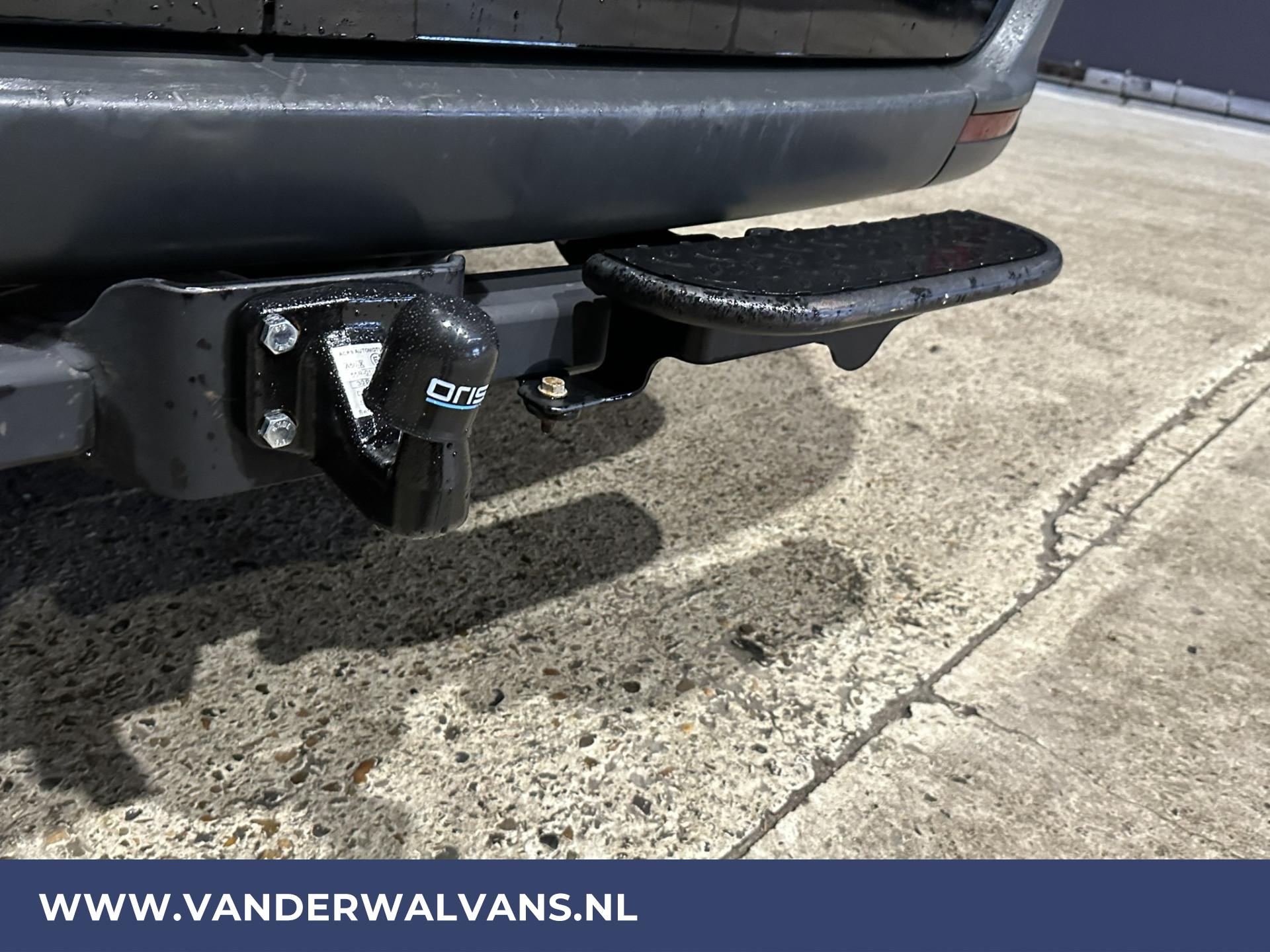 Foto 6 van Mercedes-Benz Sprinter 317 CDI 170pk L3H2 Euro6 Airco | Camera | 3500kg Trekhaak | Apple Carplay