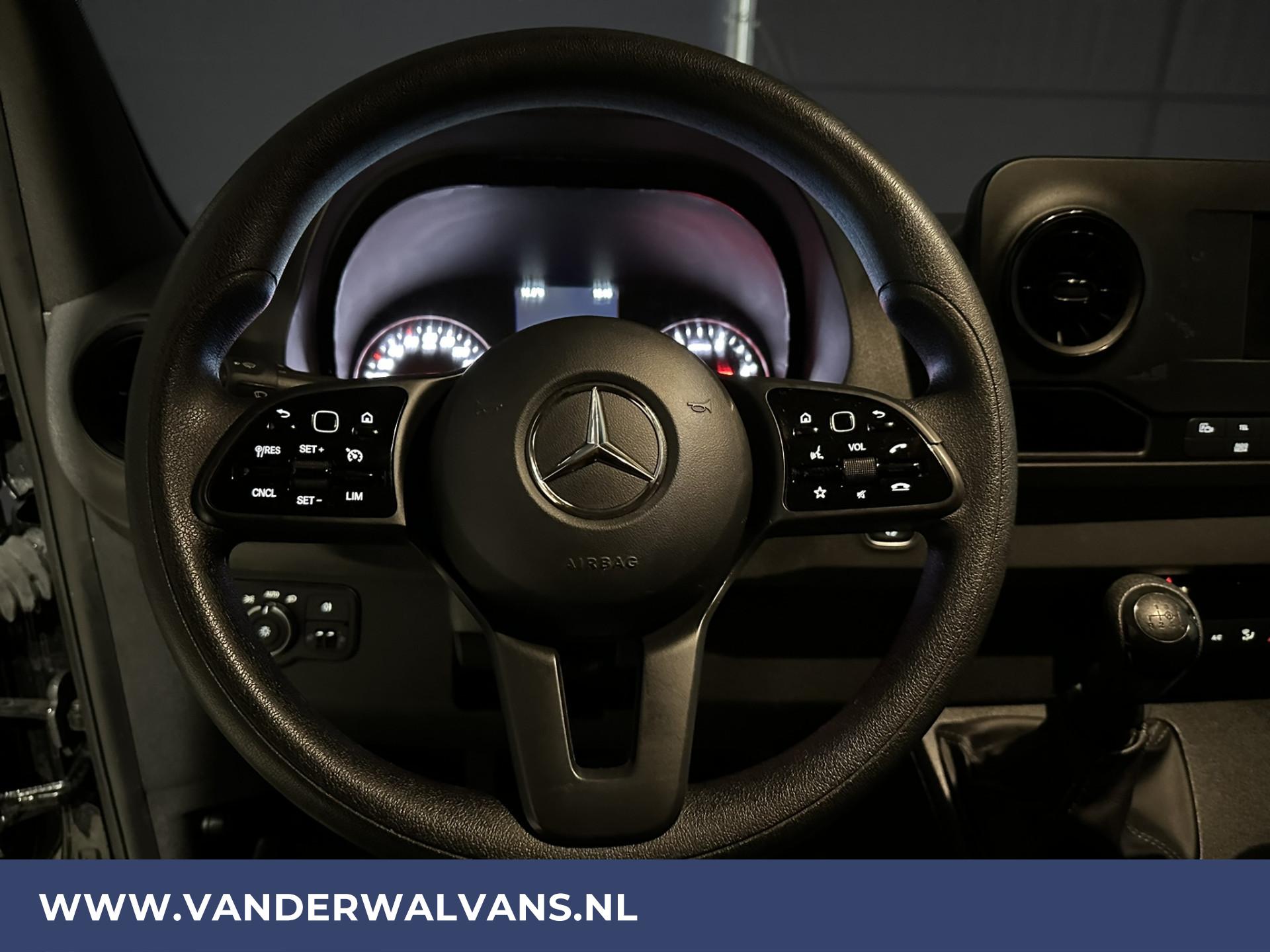 Foto 8 van Mercedes-Benz Sprinter 317 CDI 170pk L3H2 Euro6 Airco | Camera | 3500kg Trekhaak | Apple Carplay