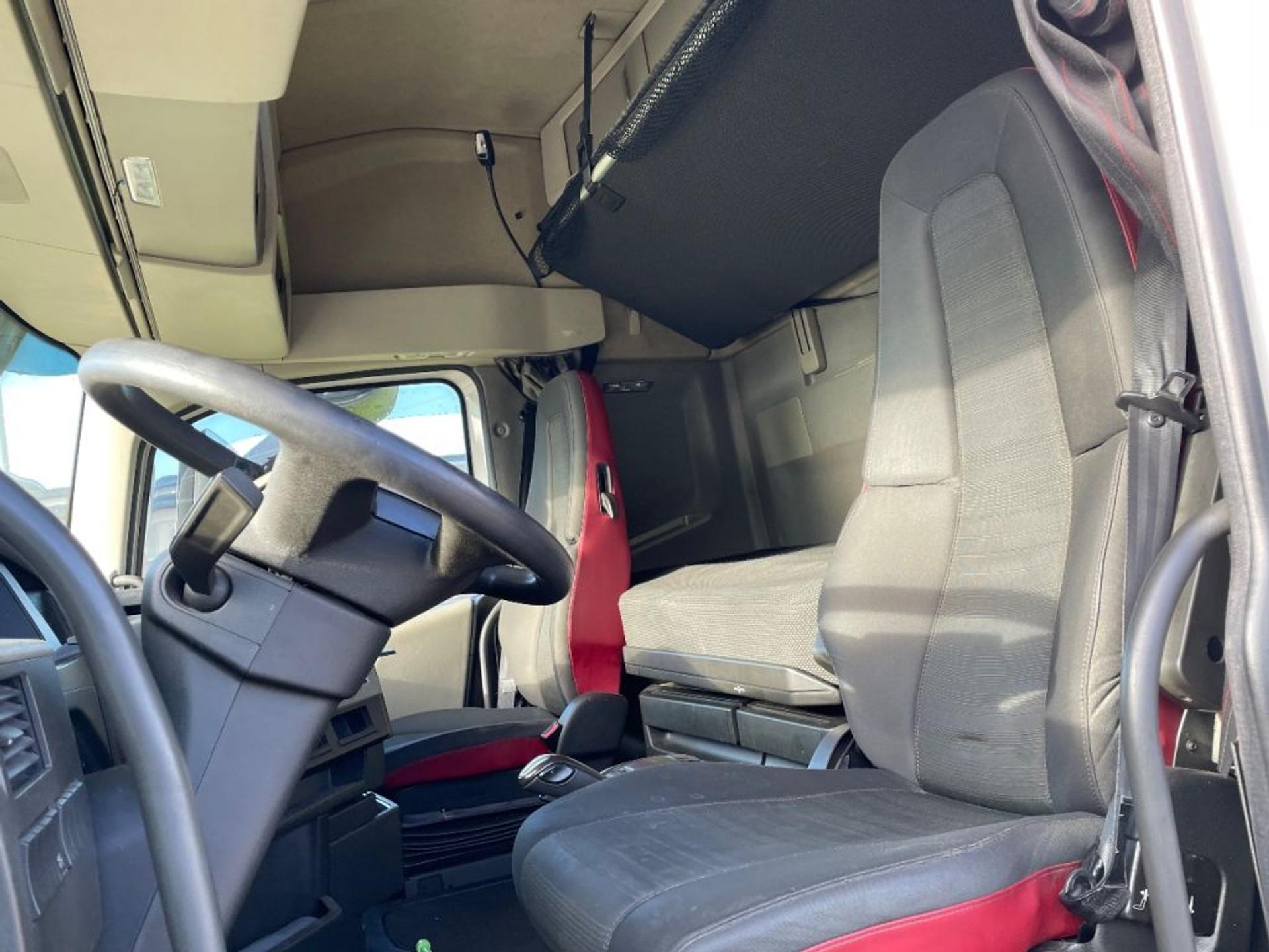 Foto 8 van Volvo FH 500 2017 only 726.000 km