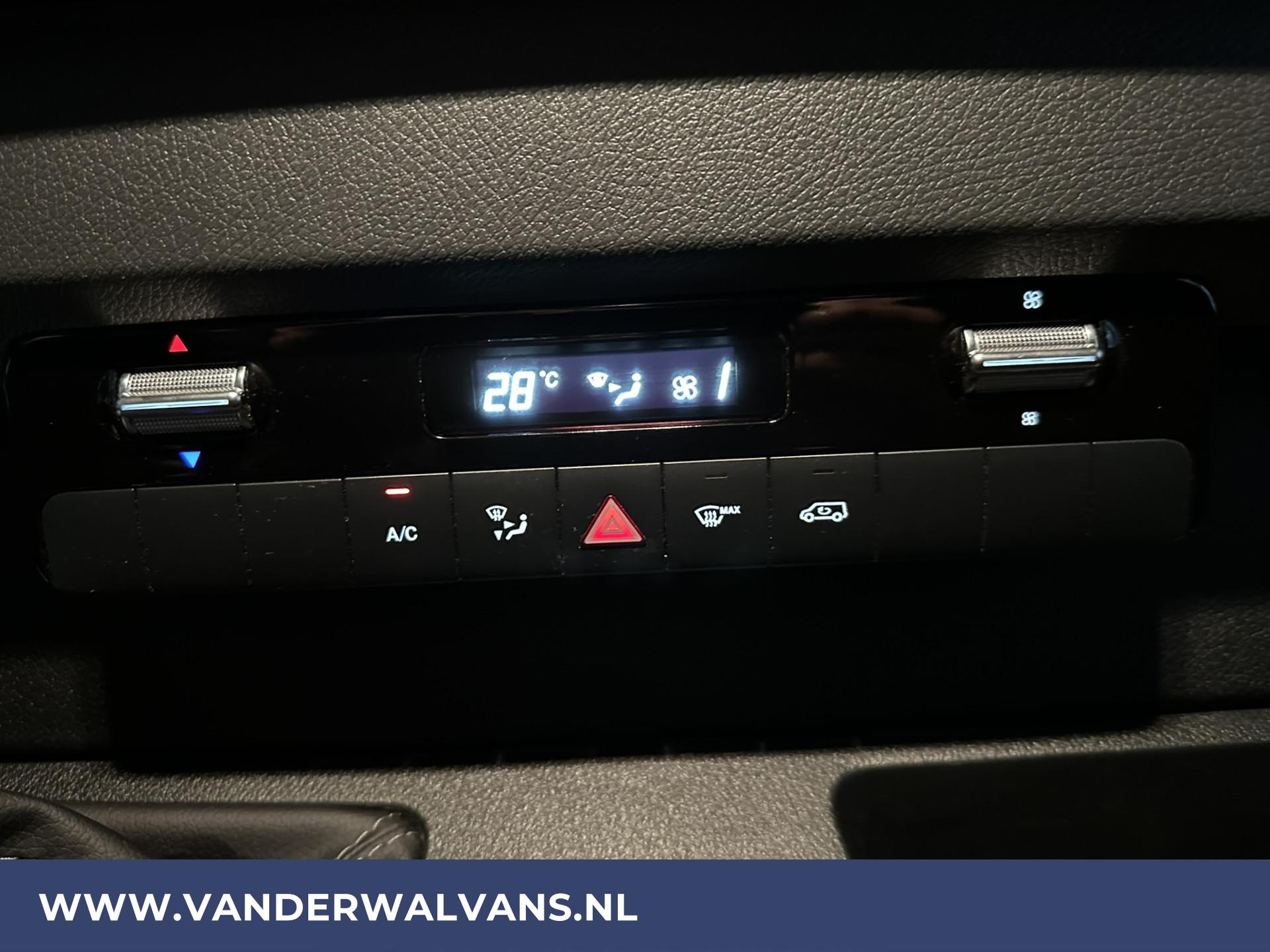 Foto 4 van Mercedes-Benz Sprinter 316 CDI 163pk Bakwagen Laadklep Euro6 Airco | Zijdeur | Camera | Apple Carplay