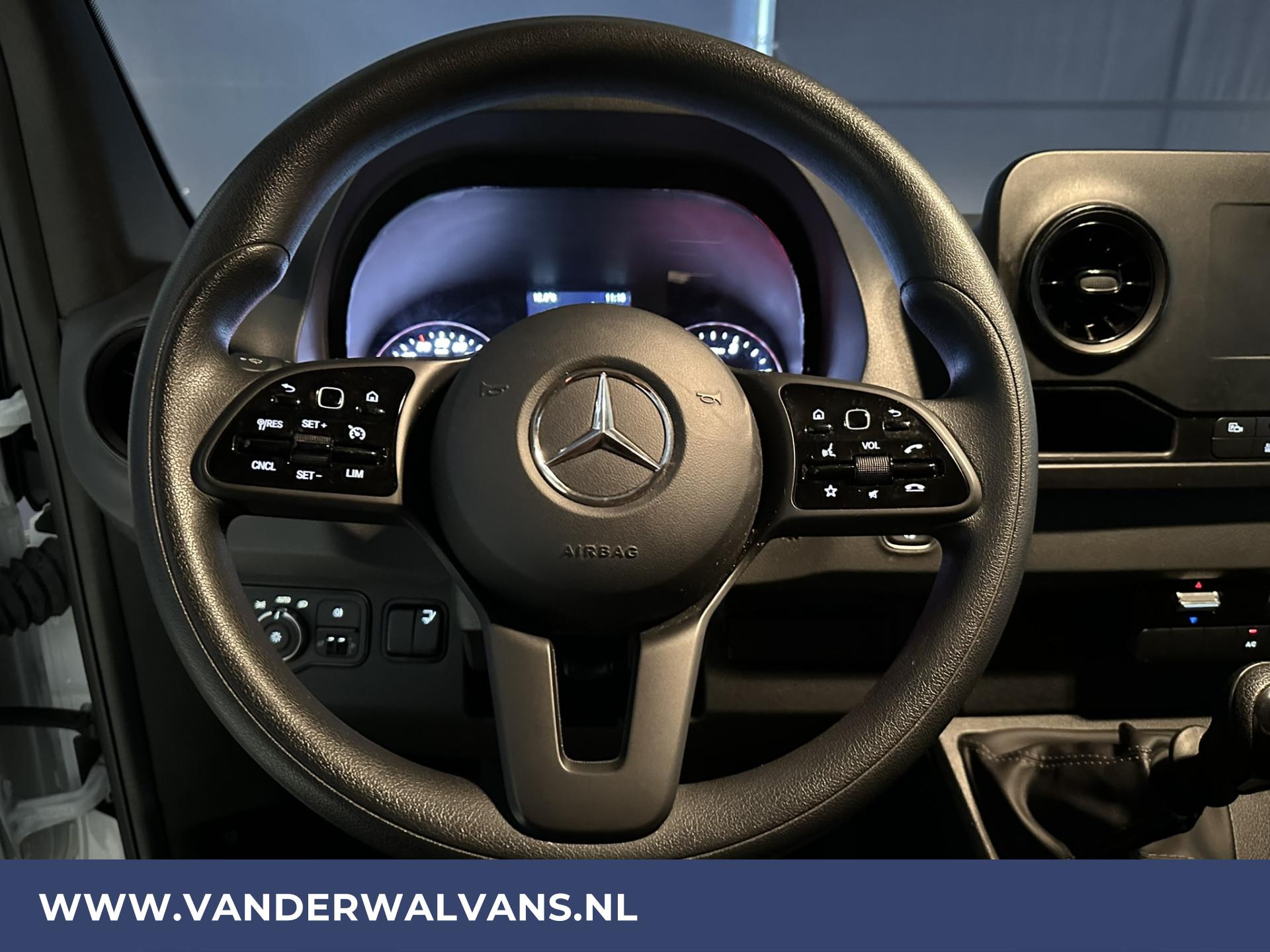 Foto 7 van Mercedes-Benz Sprinter 316 CDI 163pk Bakwagen Laadklep Euro6 Airco | Zijdeur | Camera | Apple Carplay