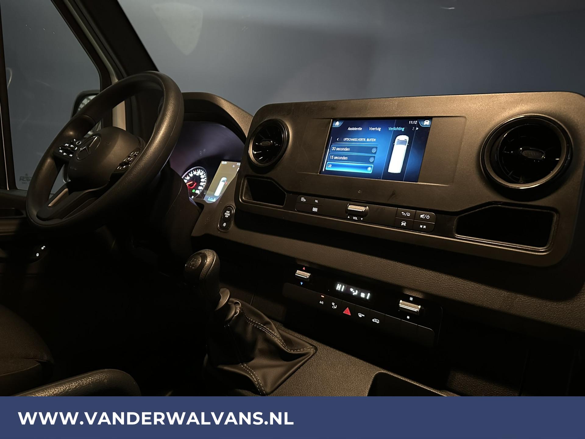 Foto 9 van Mercedes-Benz Sprinter 316 CDI 163pk Bakwagen Laadklep Euro6 Airco | Zijdeur | Camera | Apple Carplay