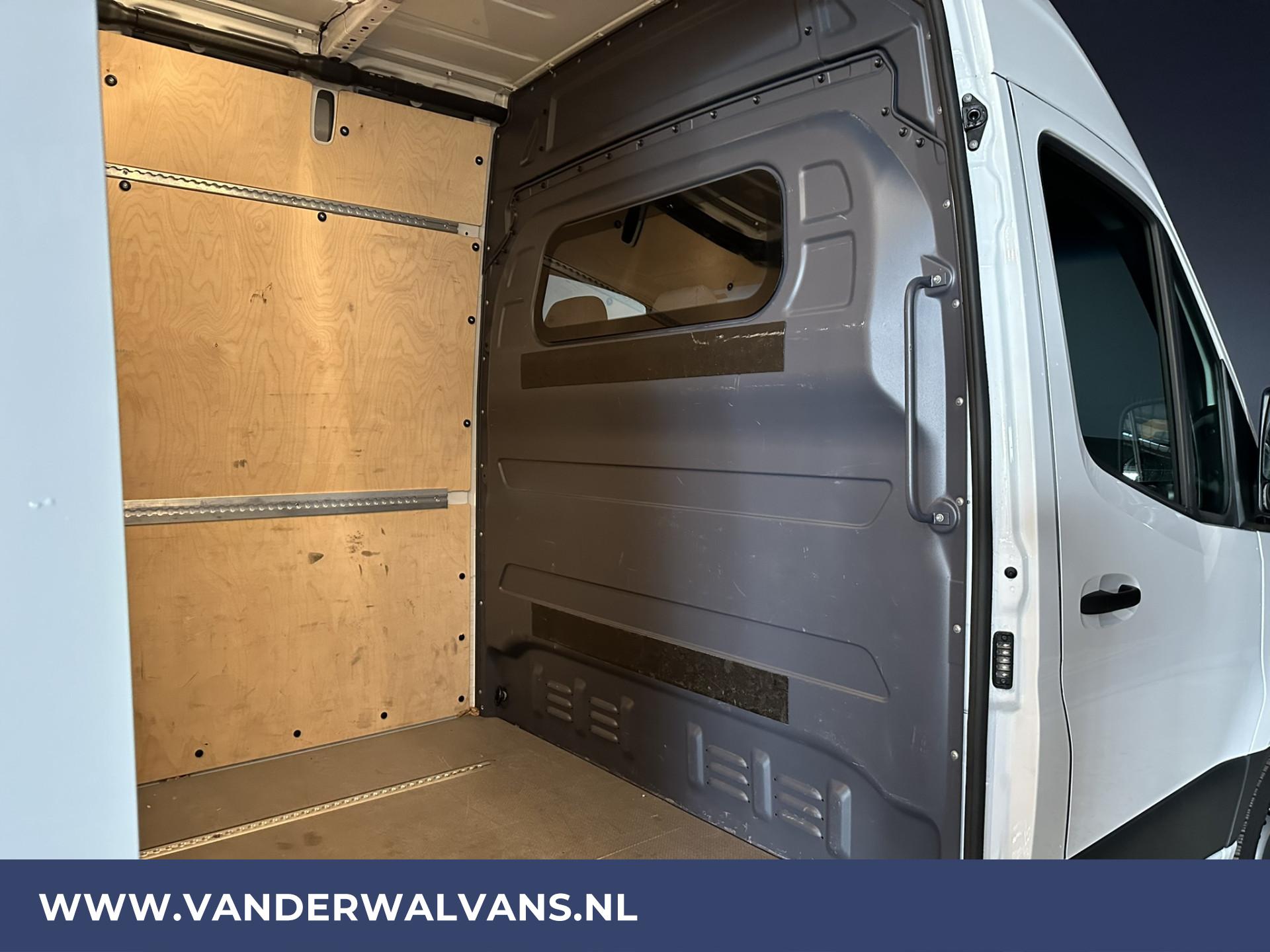 Foto 13 van Mercedes-Benz Sprinter 315 CDI 150pk L3H2 Euro6 ** Airco | Cruisecontrol | Camera | Stoelverwarming