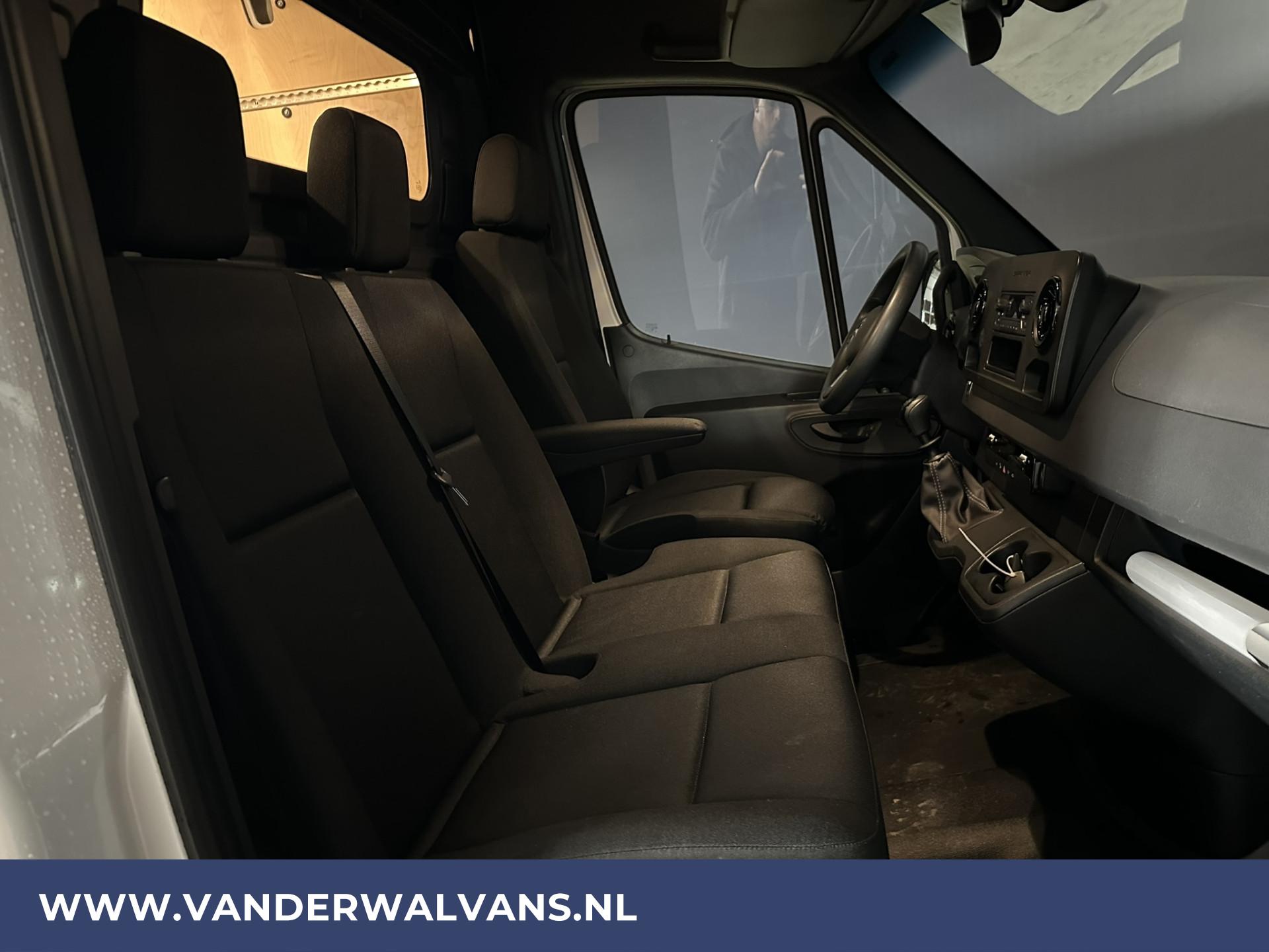 Foto 14 van Mercedes-Benz Sprinter 315 CDI 150pk L3H2 Euro6 ** Airco | Cruisecontrol | Camera | Stoelverwarming