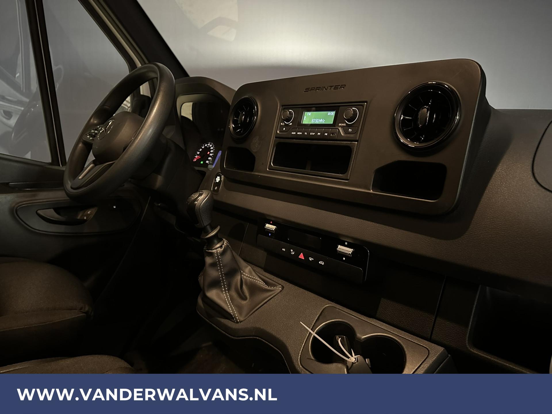 Foto 15 van Mercedes-Benz Sprinter 315 CDI 150pk L3H2 Euro6 ** Airco | Cruisecontrol | Camera | Stoelverwarming