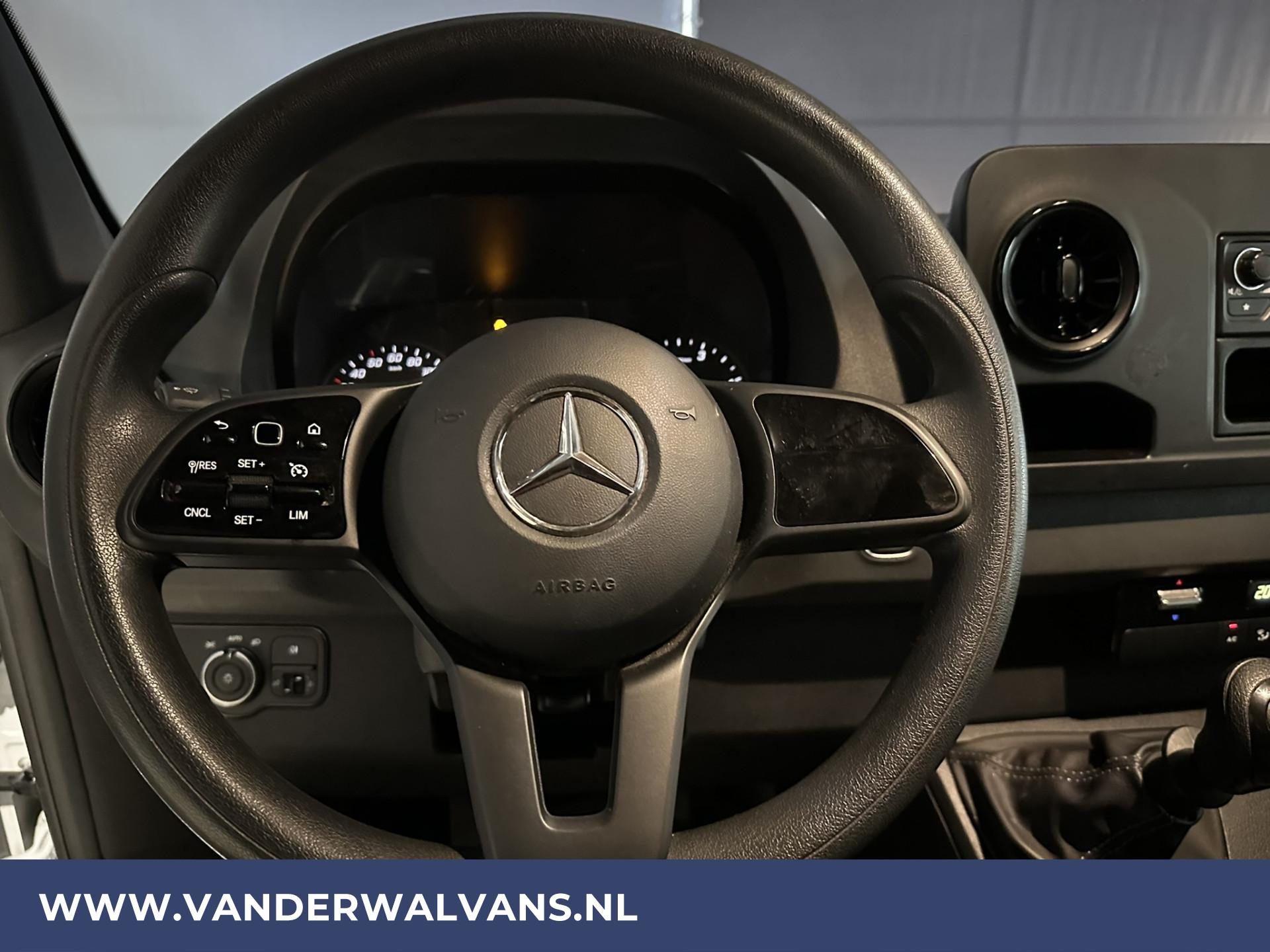 Foto 19 van Mercedes-Benz Sprinter 315 CDI 150pk L3H2 Euro6 ** Airco | Cruisecontrol | Camera | Stoelverwarming