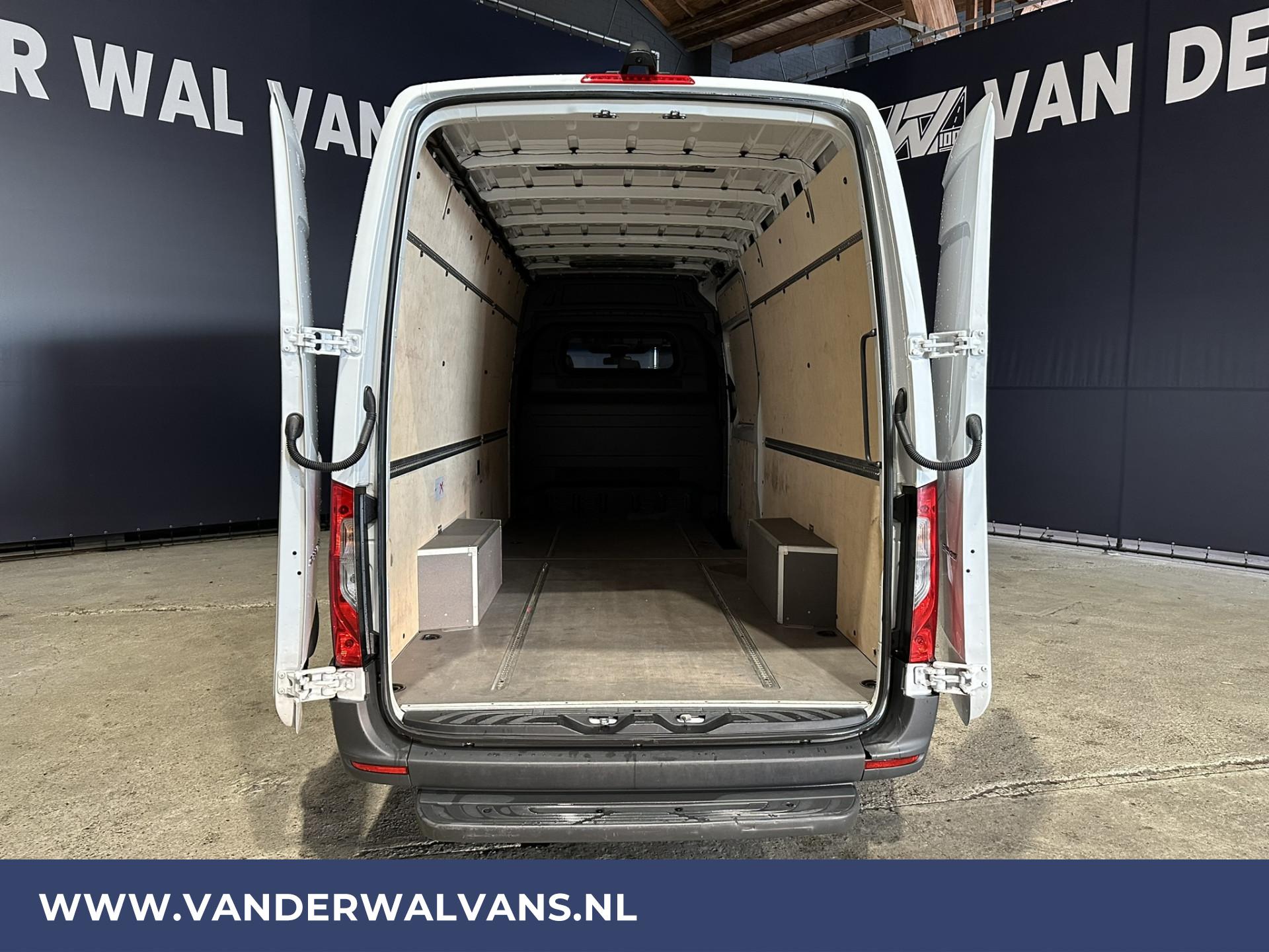 Foto 3 van Mercedes-Benz Sprinter 315 CDI 150pk L3H2 Euro6 ** Airco | Cruisecontrol | Camera | Stoelverwarming