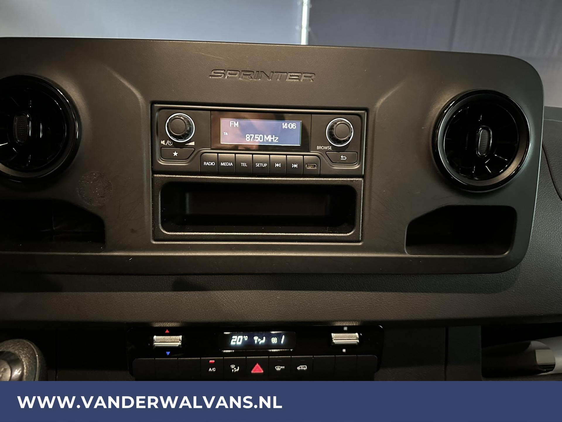 Foto 8 van Mercedes-Benz Sprinter 315 CDI 150pk L3H2 Euro6 ** Airco | Cruisecontrol | Camera | Stoelverwarming
