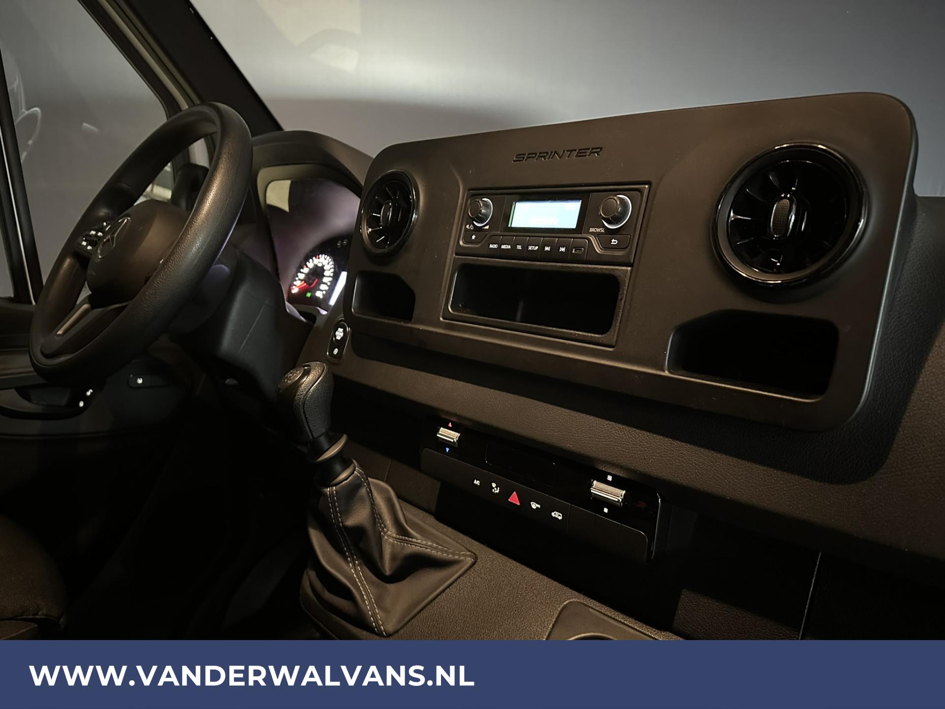 Foto 15 van Mercedes-Benz Sprinter 315CDI 150pk L2H2 Fabrieksgarantie Euro6 Airco | Cruisecontrol | Camera