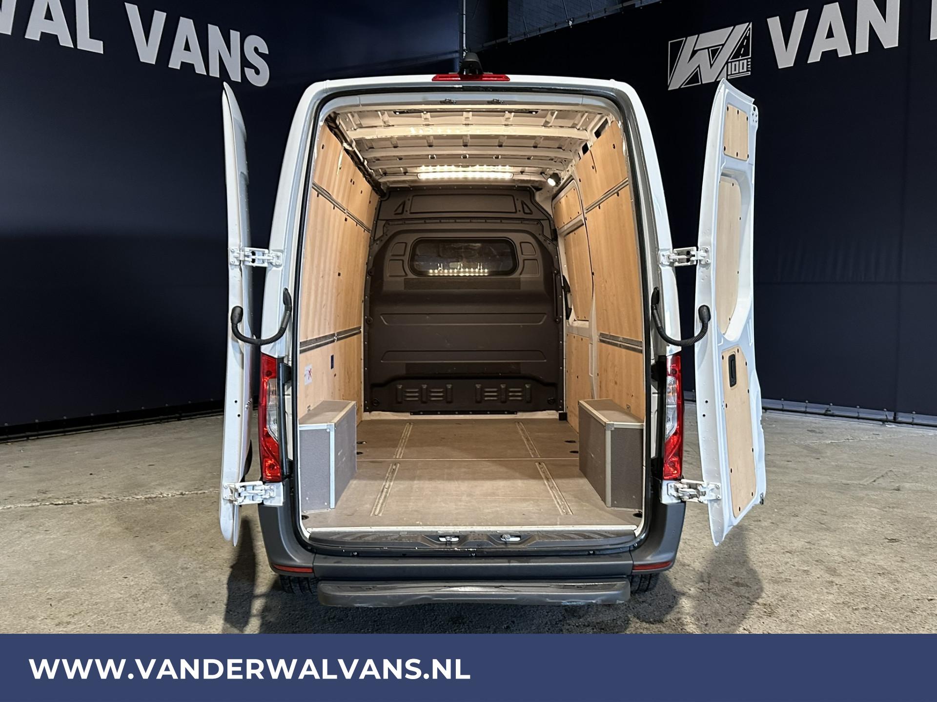 Foto 3 van Mercedes-Benz Sprinter 315CDI 150pk L2H2 Fabrieksgarantie Euro6 Airco | Cruisecontrol | Camera