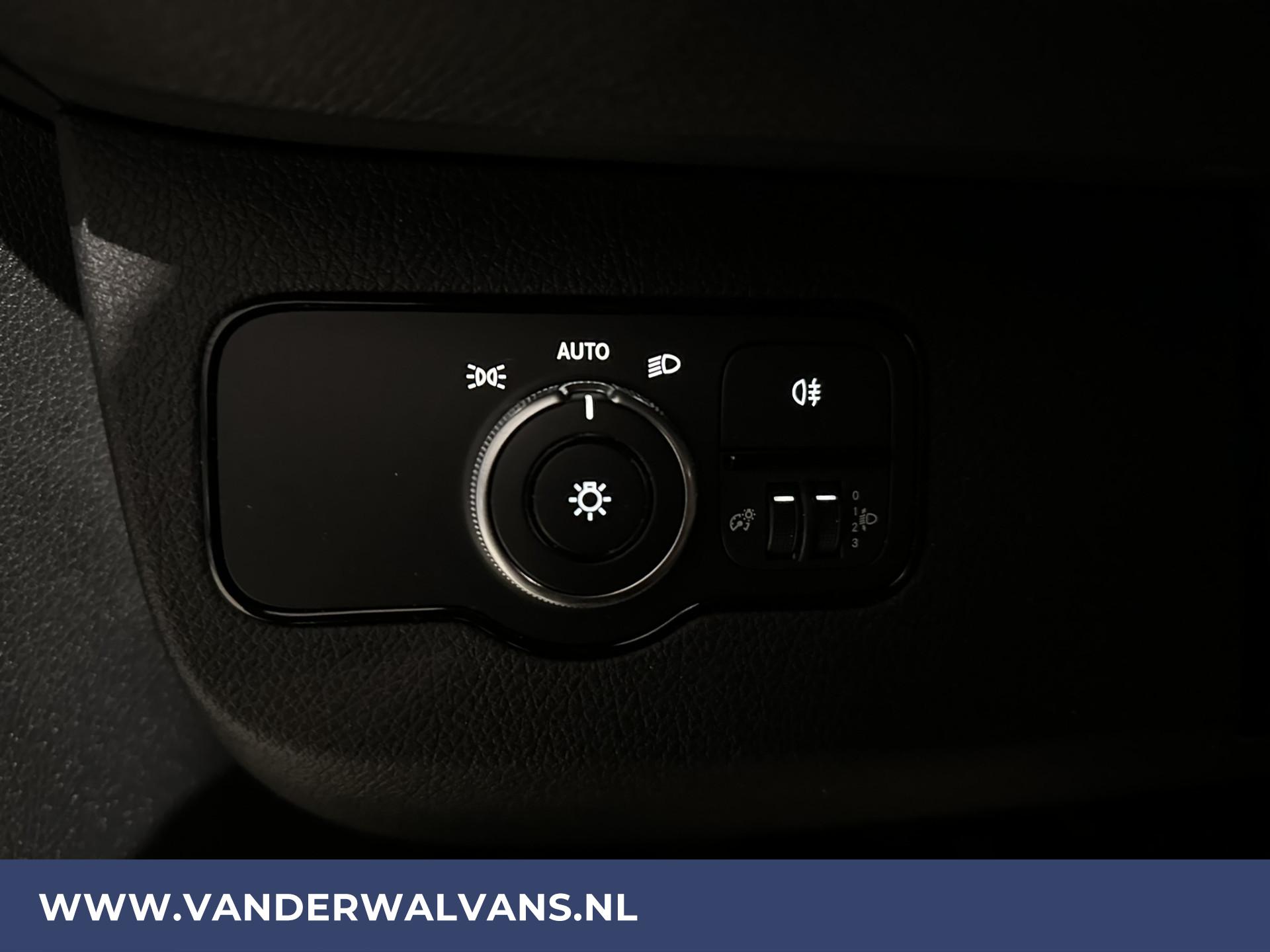 Foto 18 van Mercedes-Benz 317 CDI 170pk L3H2 Euro6 Airco | Camera | Apple Carplay | Cruisecontrol