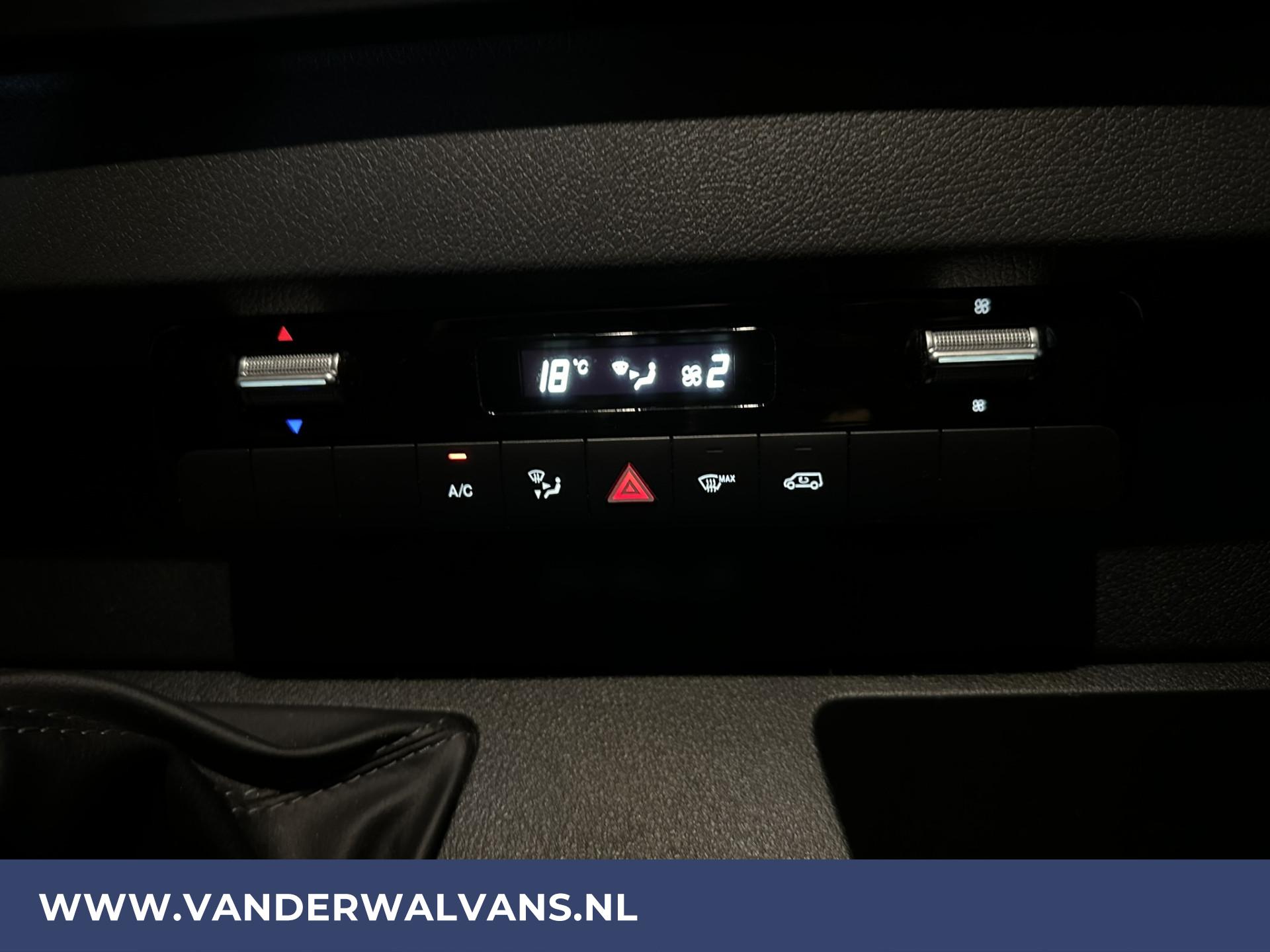 Foto 5 van Mercedes-Benz 317 CDI 170pk L3H2 Euro6 Airco | Camera | Apple Carplay | Cruisecontrol