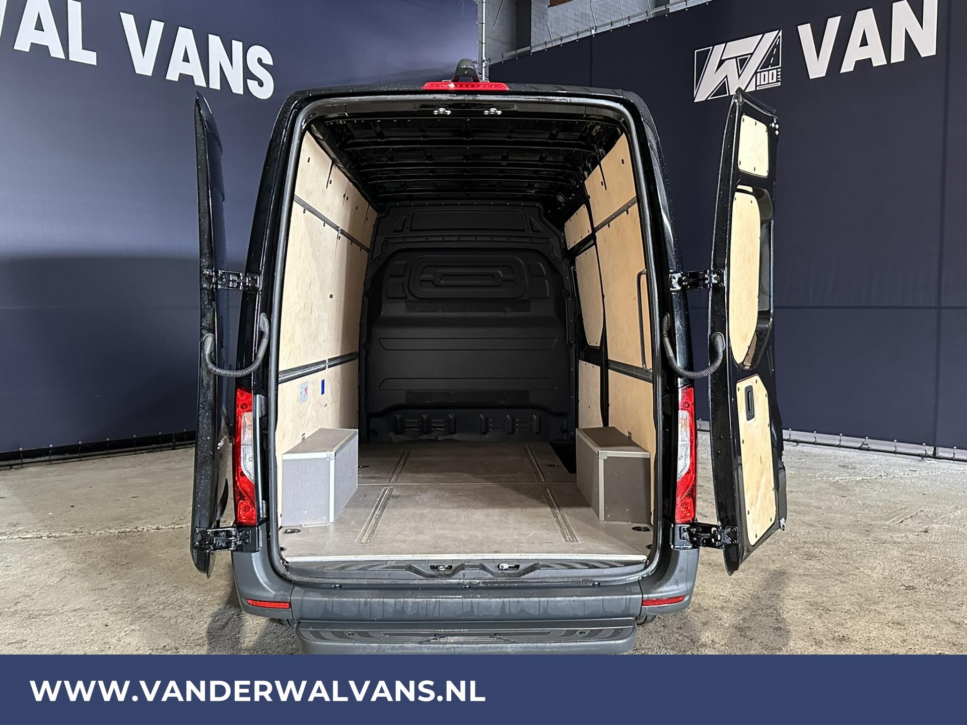 Foto 3 van Mercedes-Benz Sprinter 317CDI 170pk L2H2 Euro6 Airco | Cruisecontrol | Camera