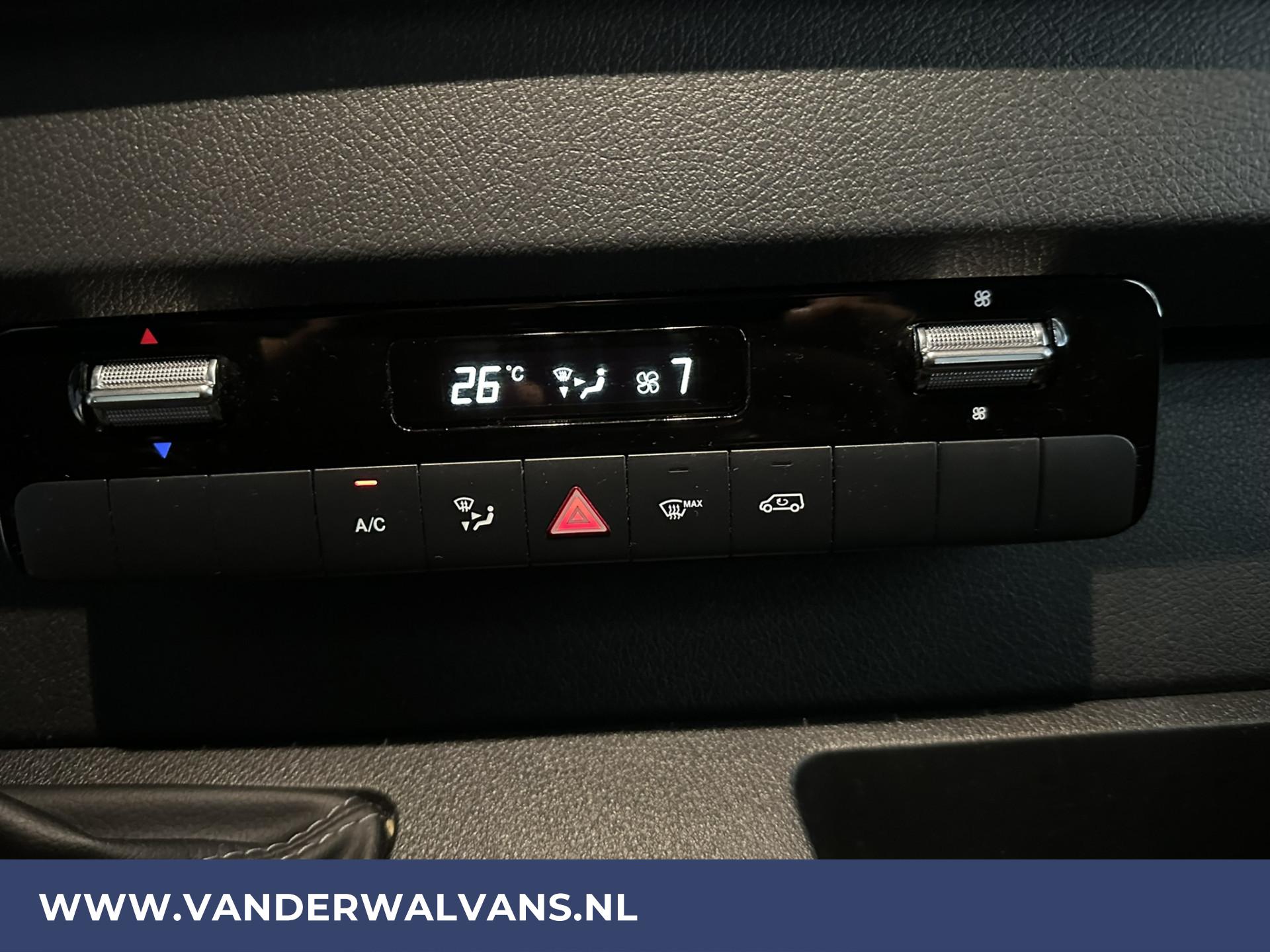 Foto 4 van Mercedes-Benz Sprinter 317CDI 170pk L2H2 Euro6 Airco | Cruisecontrol | Camera