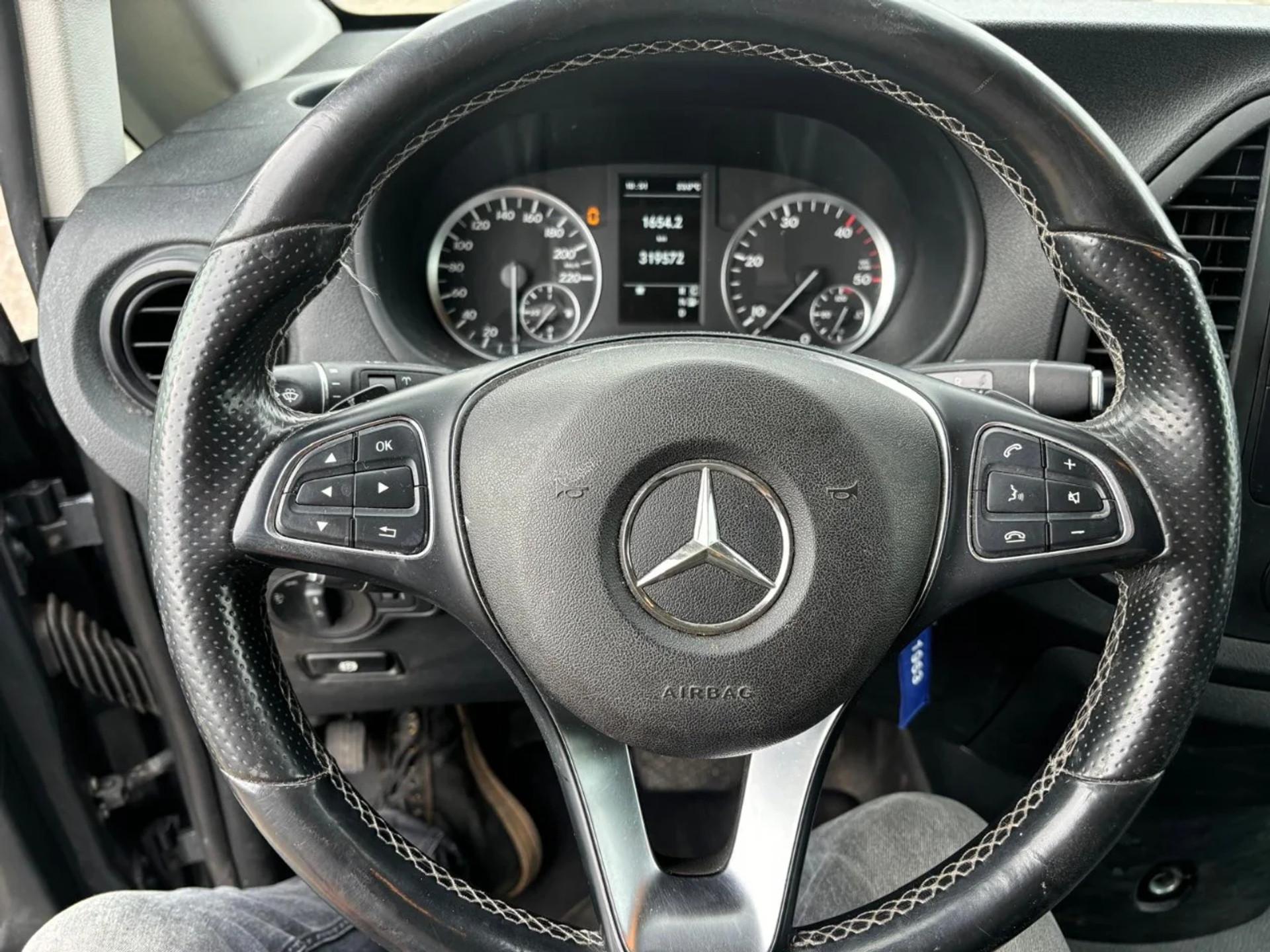 Foto 7 van Mercedes-Benz 116CDI L1H1 Automaat Airco Cruisecontrol Trekhaak