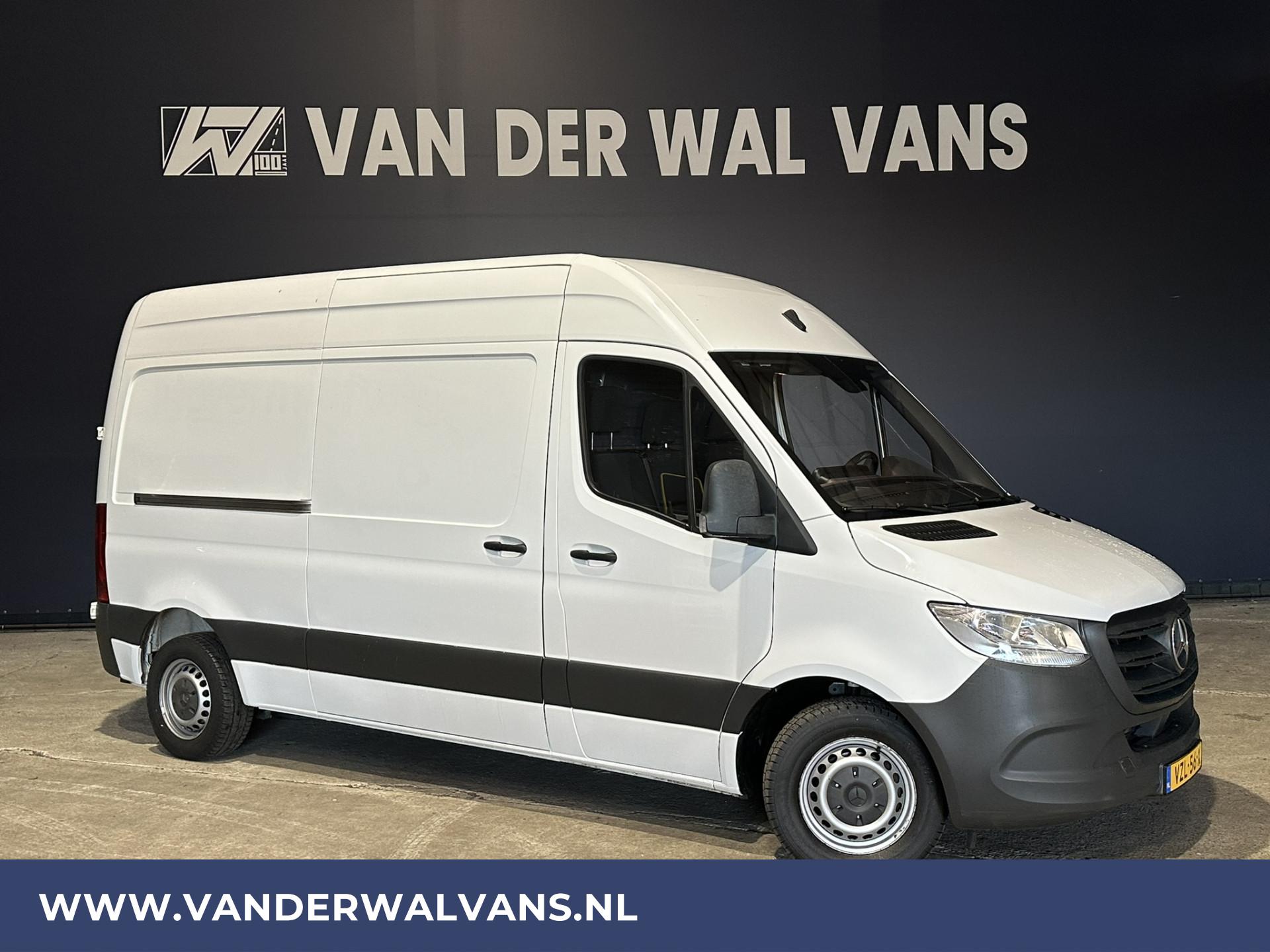 Foto 1 van Mercedes-Benz Sprinter 314CDI 143pk L2H2 Euro6 Airco | Trekhaak | Bijrijdersbank