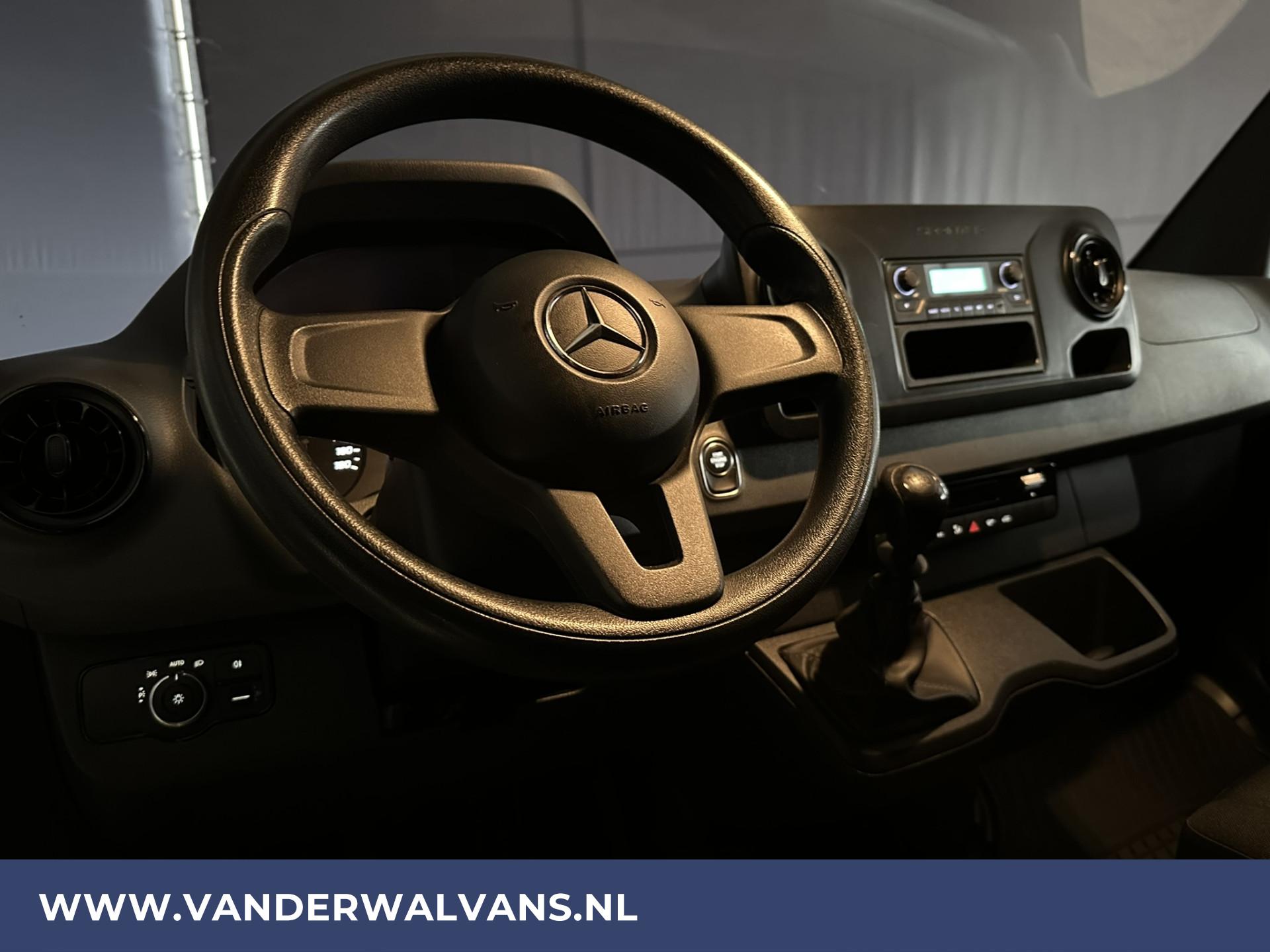 Foto 11 van Mercedes-Benz Sprinter 314CDI 143pk L2H2 Euro6 Airco | Trekhaak | Bijrijdersbank