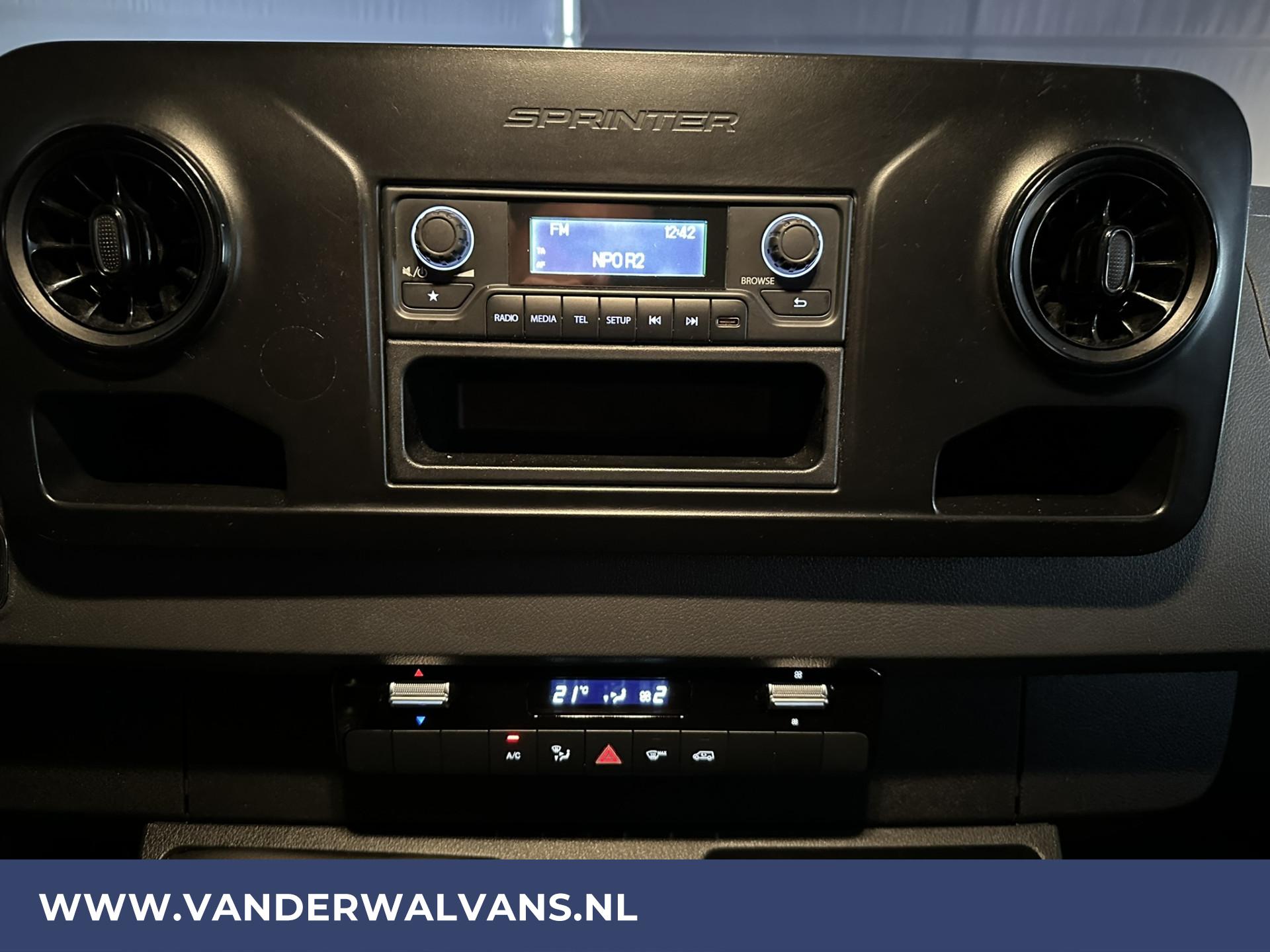Foto 12 van Mercedes-Benz Sprinter 314CDI 143pk L2H2 Euro6 Airco | Trekhaak | Bijrijdersbank