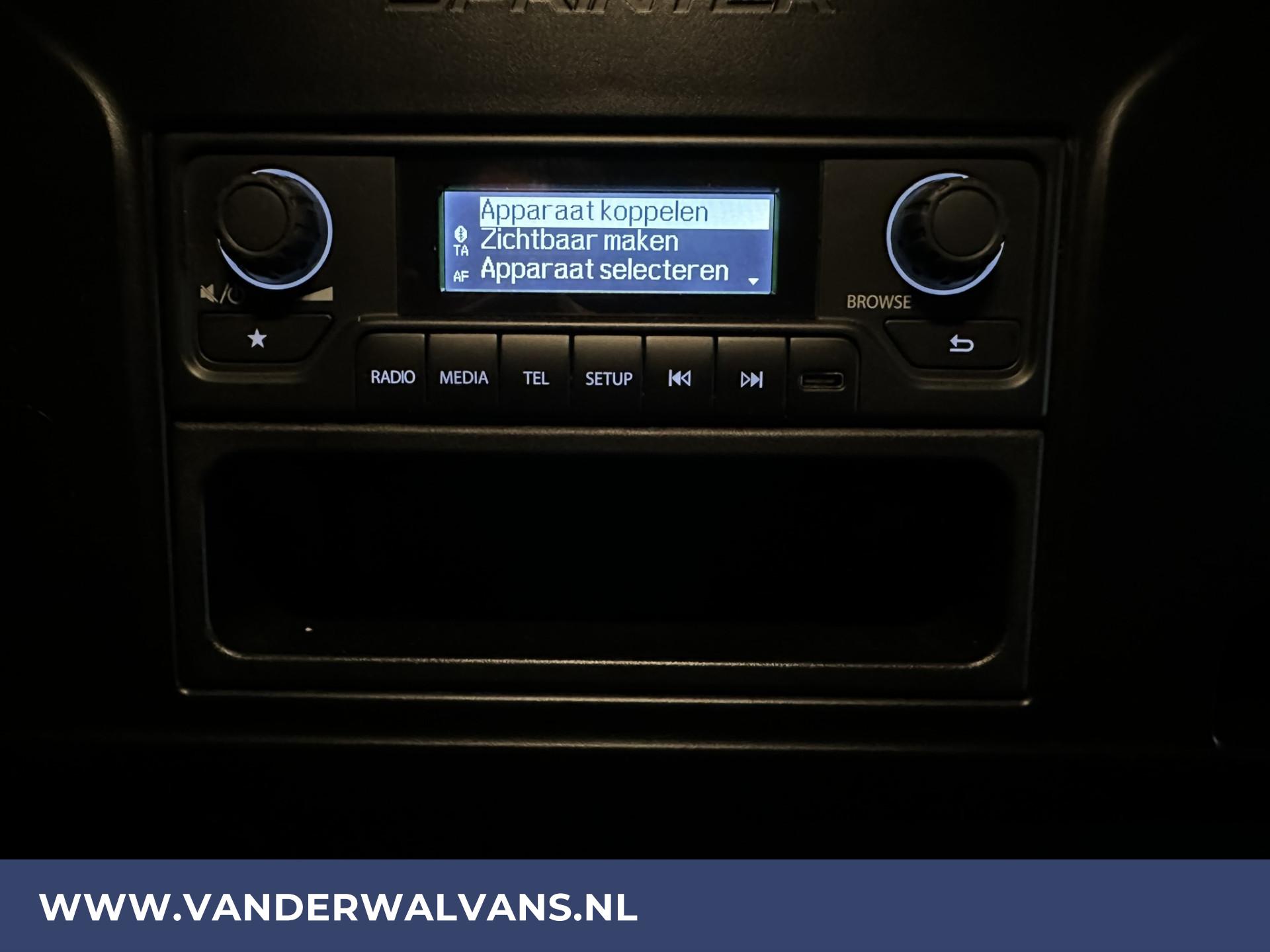 Foto 13 van Mercedes-Benz Sprinter 314CDI 143pk L2H2 Euro6 Airco | Trekhaak | Bijrijdersbank