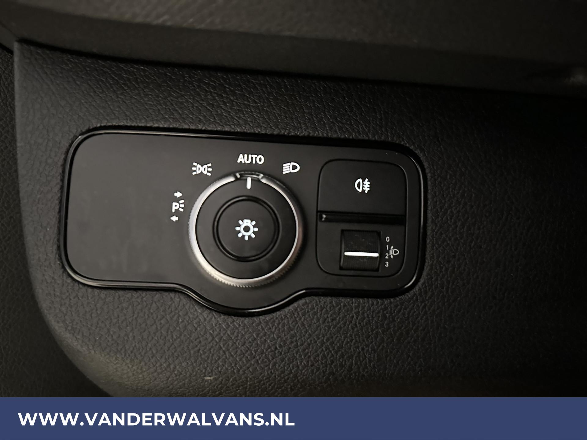 Foto 14 van Mercedes-Benz Sprinter 314CDI 143pk L2H2 Euro6 Airco | Trekhaak | Bijrijdersbank