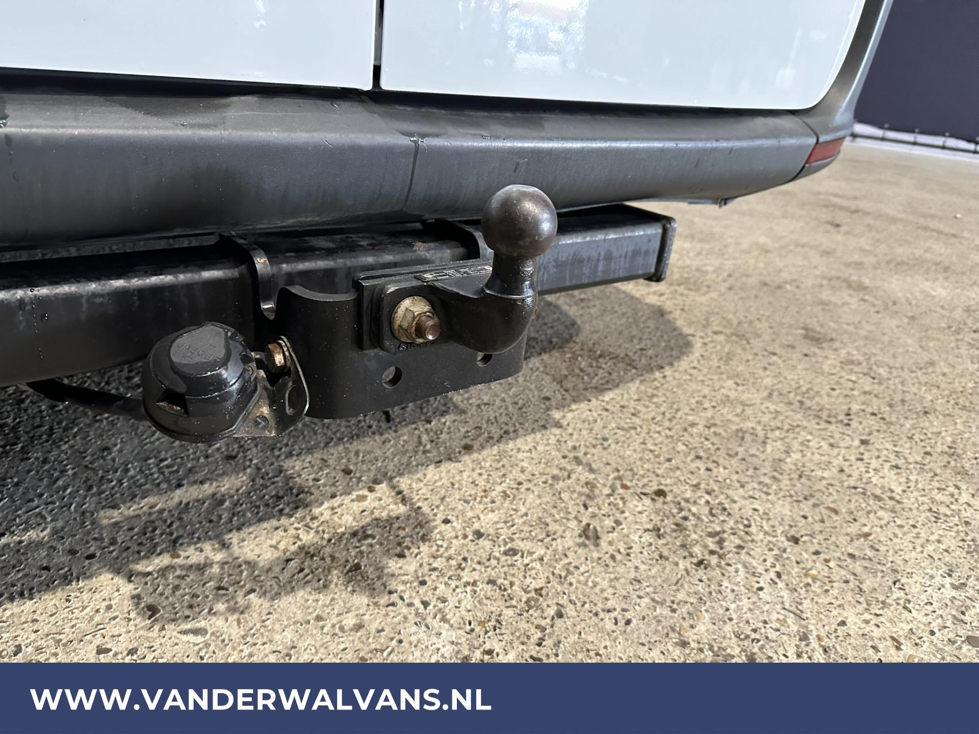 Foto 4 van Mercedes-Benz Sprinter 314CDI 143pk L2H2 Euro6 Airco | Trekhaak | Bijrijdersbank