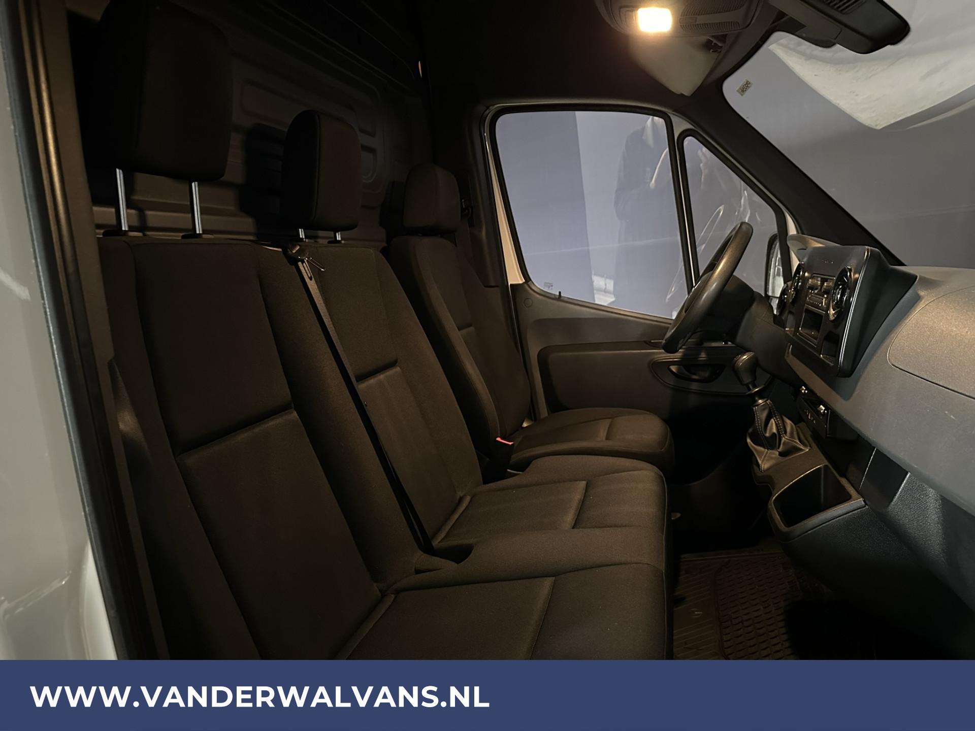 Foto 5 van Mercedes-Benz Sprinter 314CDI 143pk L2H2 Euro6 Airco | Trekhaak | Bijrijdersbank