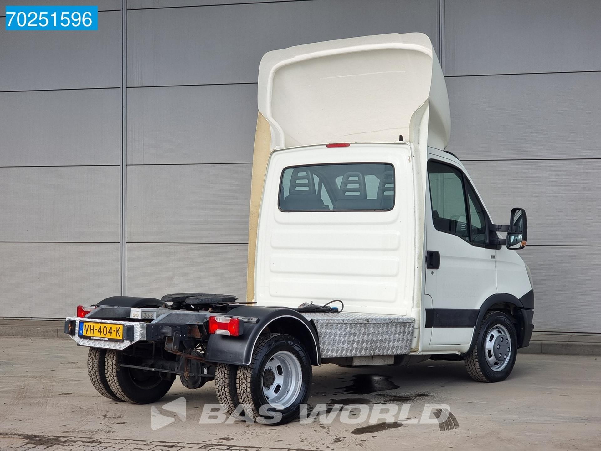 Foto 5 van Iveco 35C17 3.0L BE Trekker 10T 8000kg trekgewicht Combi Combinatie Sattelzugmaschine Airco