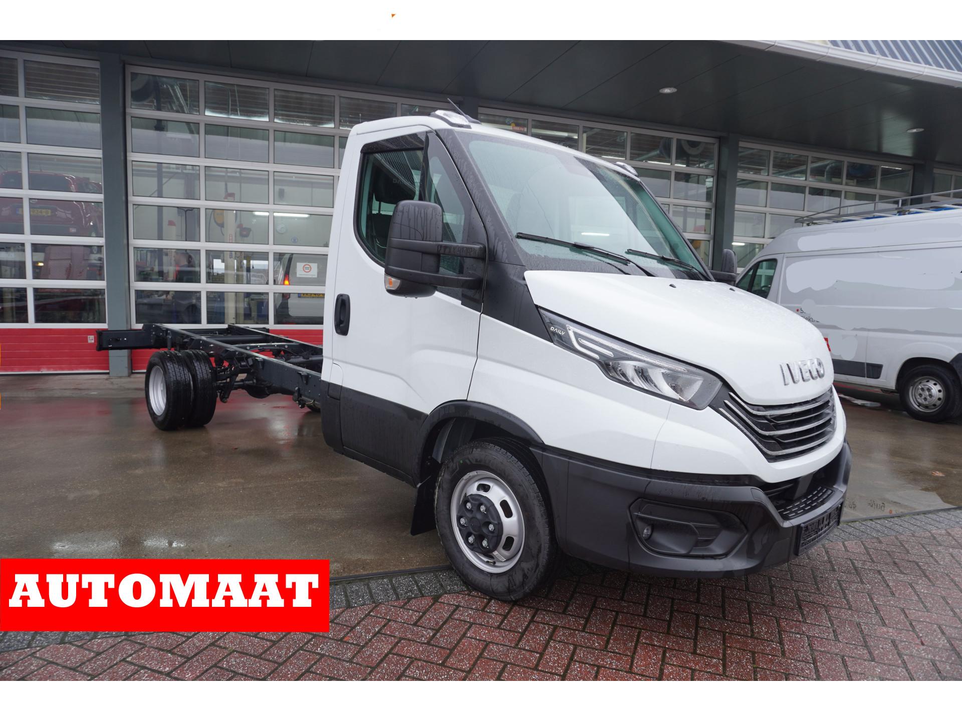 Foto 1 van Iveco Daily Chassis Cabine 35C18 3.0 176PK 410 Automaat