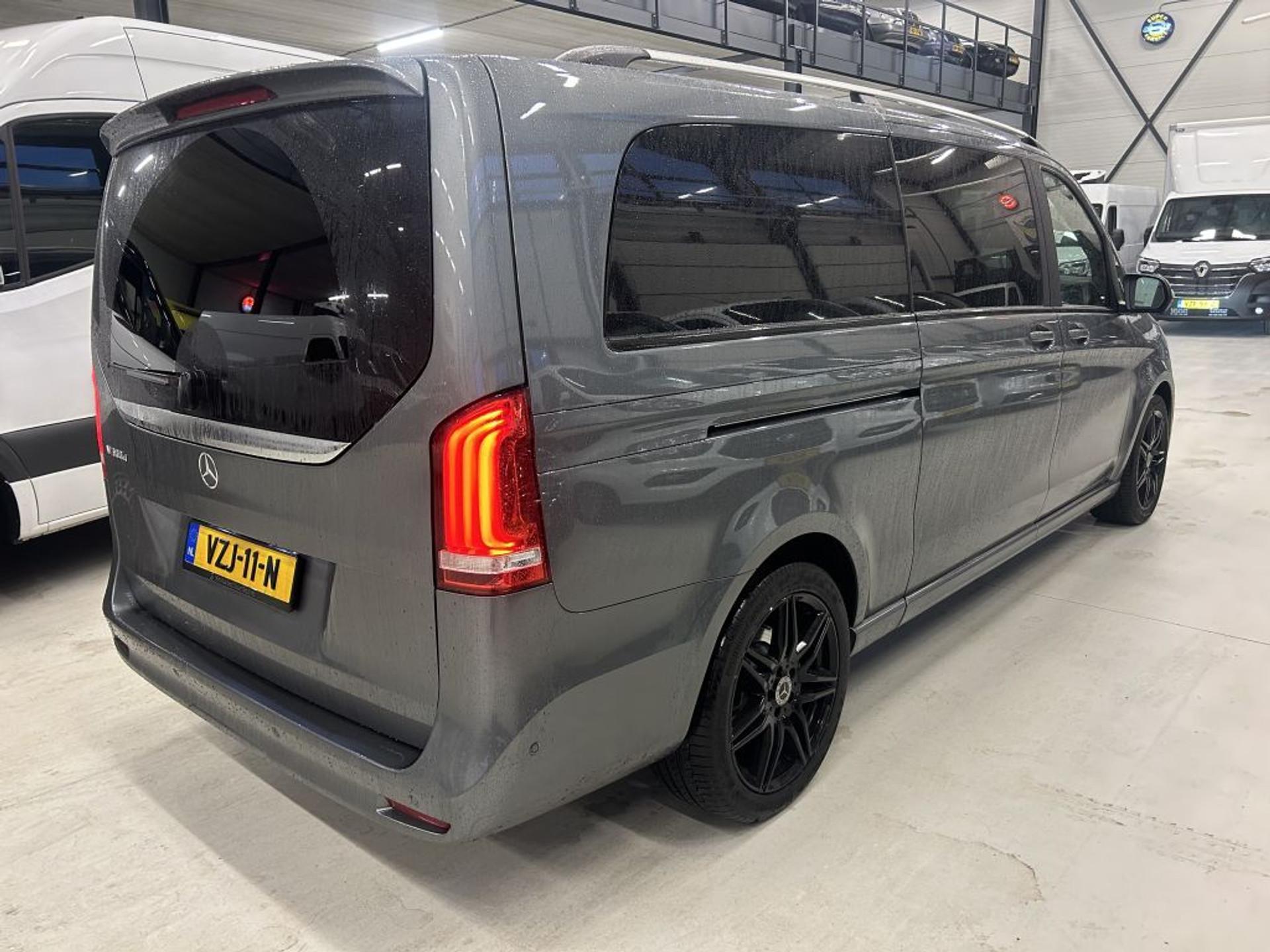 Foto 5 van Mercedes-Benz V-Klasse V300 Dubbel Cabine AMG Pakket FULL OPTION ZIE FOTOS NIEUW