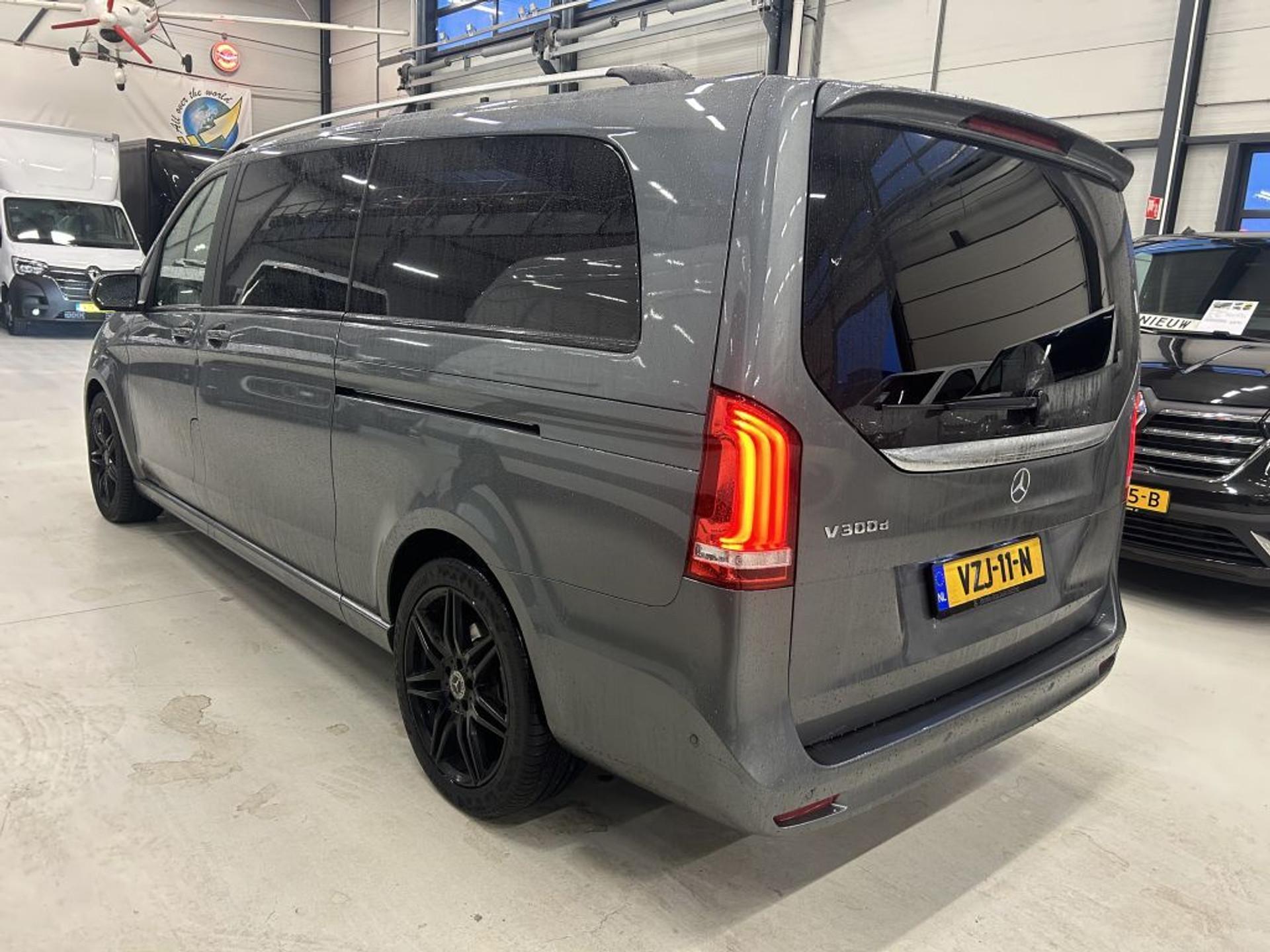 Foto 7 van Mercedes-Benz V-Klasse V300 Dubbel Cabine AMG Pakket FULL OPTION ZIE FOTOS NIEUW
