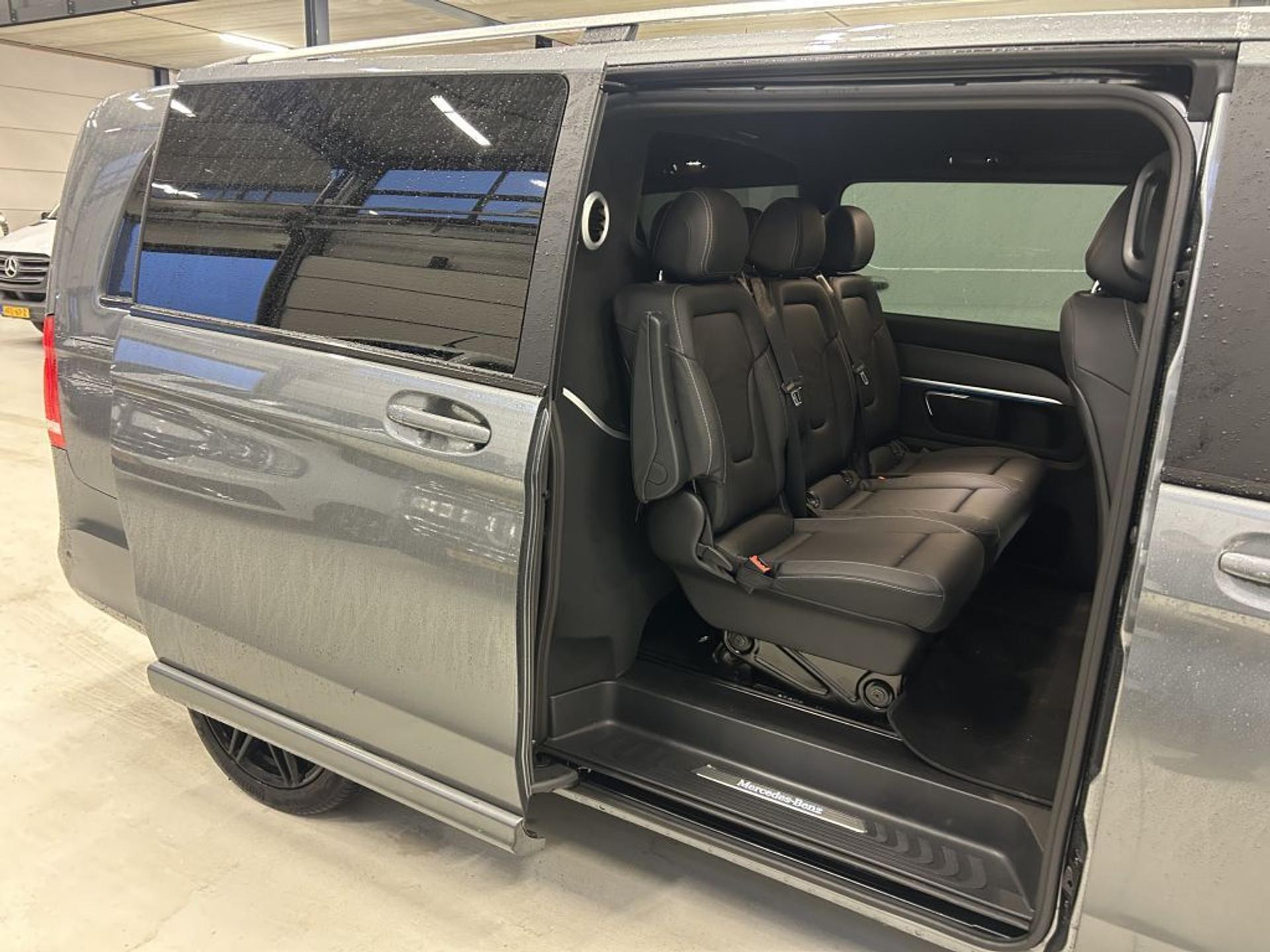 Foto 8 van Mercedes-Benz V-Klasse V300 Dubbel Cabine AMG Pakket FULL OPTION ZIE FOTOS NIEUW