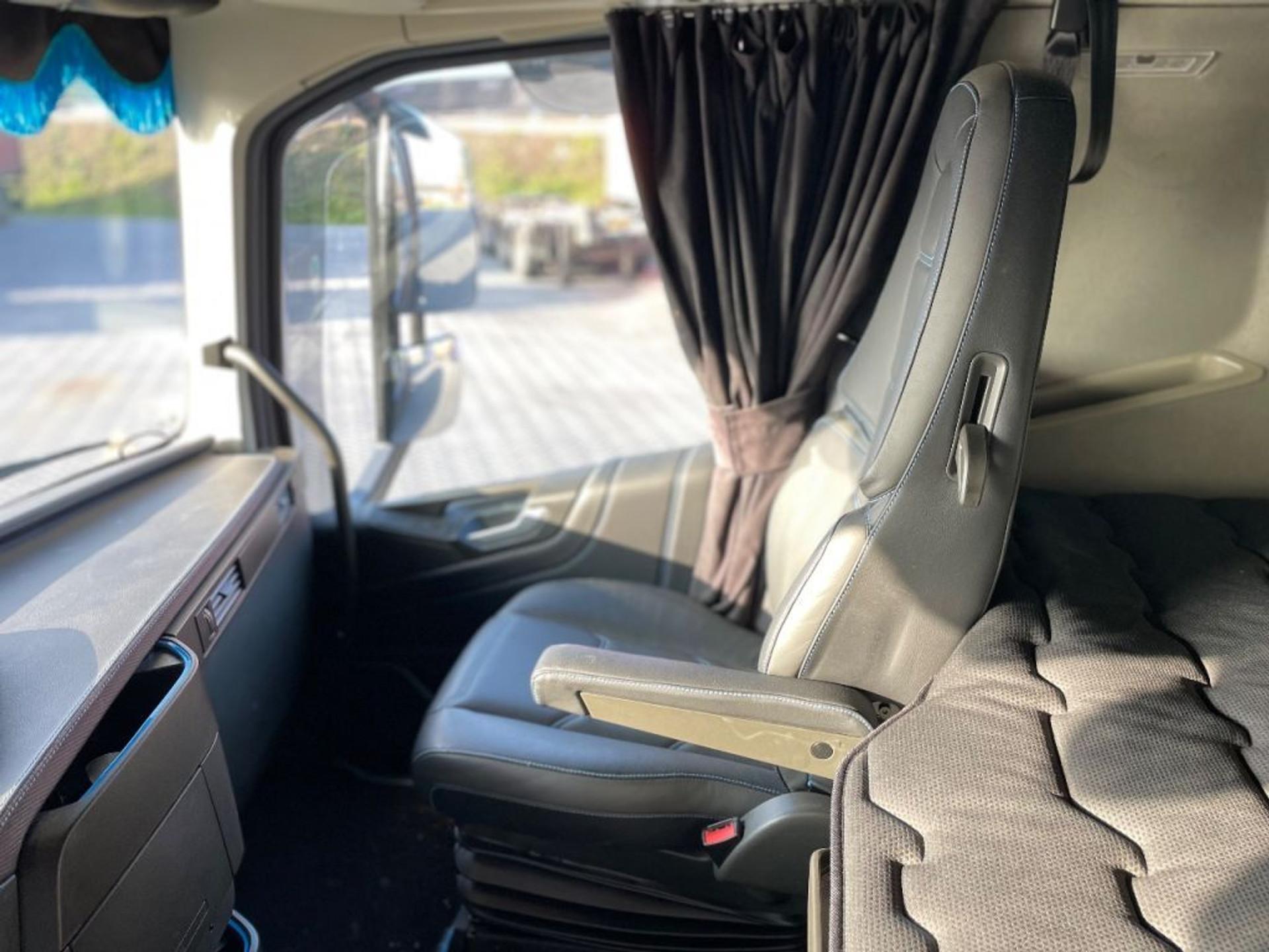Foto 12 van Volvo FH 500 XL EDITION 2, FULL AIR, NL TRUCK, FULL OPTIONS!