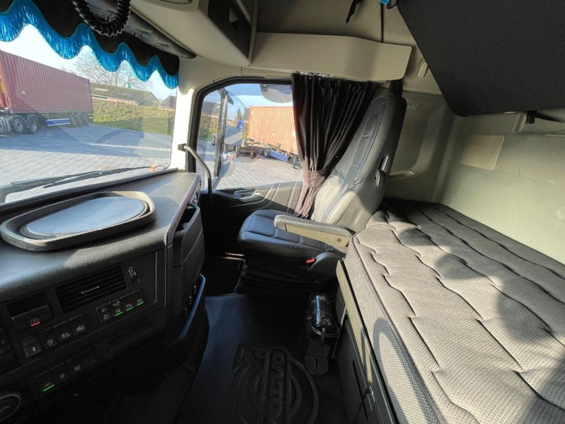 Foto 17 van Volvo FH 500 XL EDITION 2, FULL AIR, NL TRUCK, FULL OPTIONS!