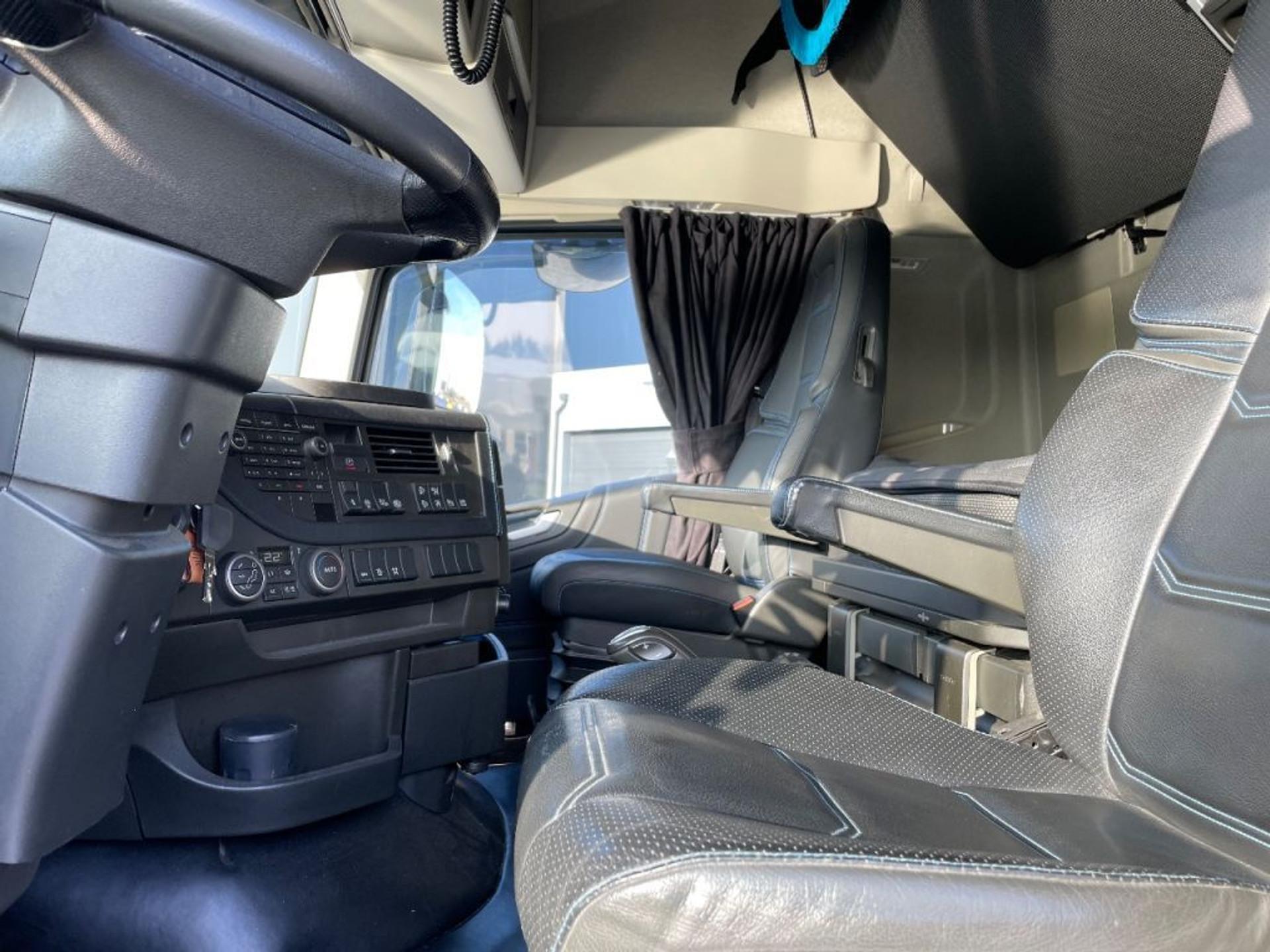 Foto 20 van Volvo FH 500 XL EDITION 2, FULL AIR, NL TRUCK, FULL OPTIONS!