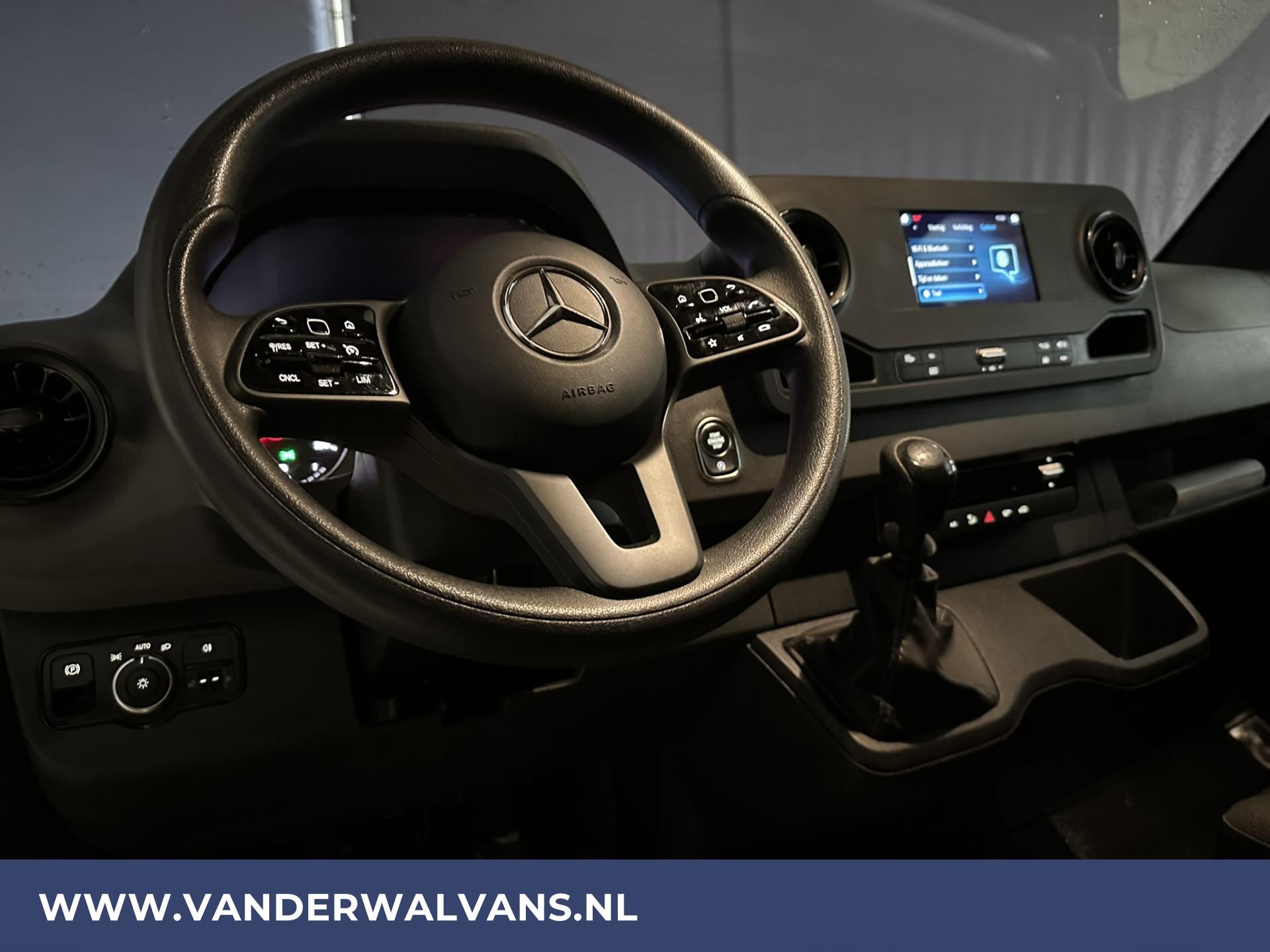 Foto 15 van Mercedes-Benz Sprinter 317 CDI 170pk L3H2 Euro6 ** Airco | Camera | Apple Carplay | Cruisecontrol