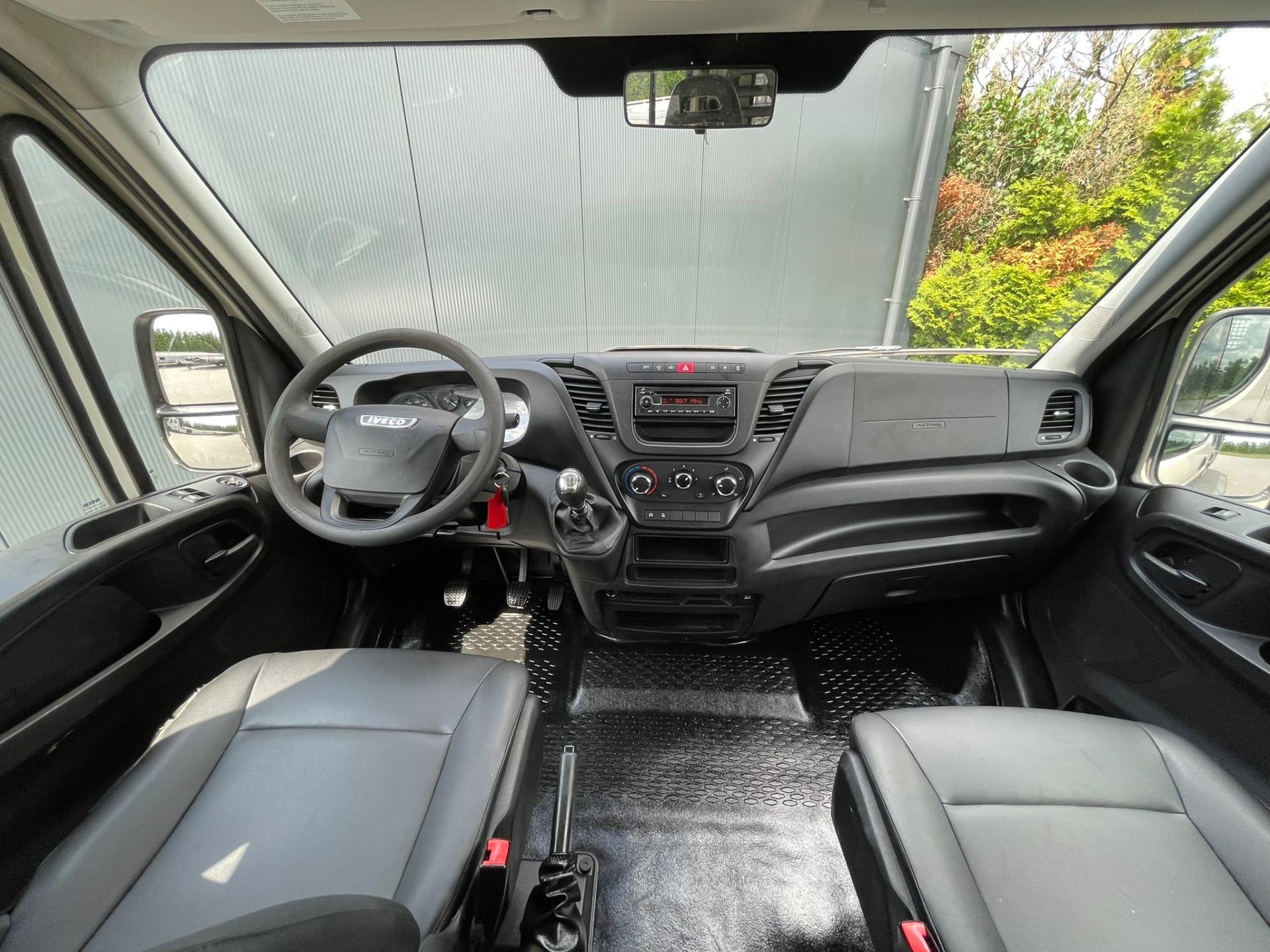 Foto 10 van Iveco 35S12D 2.3 EURO 6 / PICK UP / DUBBELE CABINE / 3.5 TONS TREKHAAK / AIRCO / 6 PERS / 3.5TON TREKKEN / DUBBEL CABINE